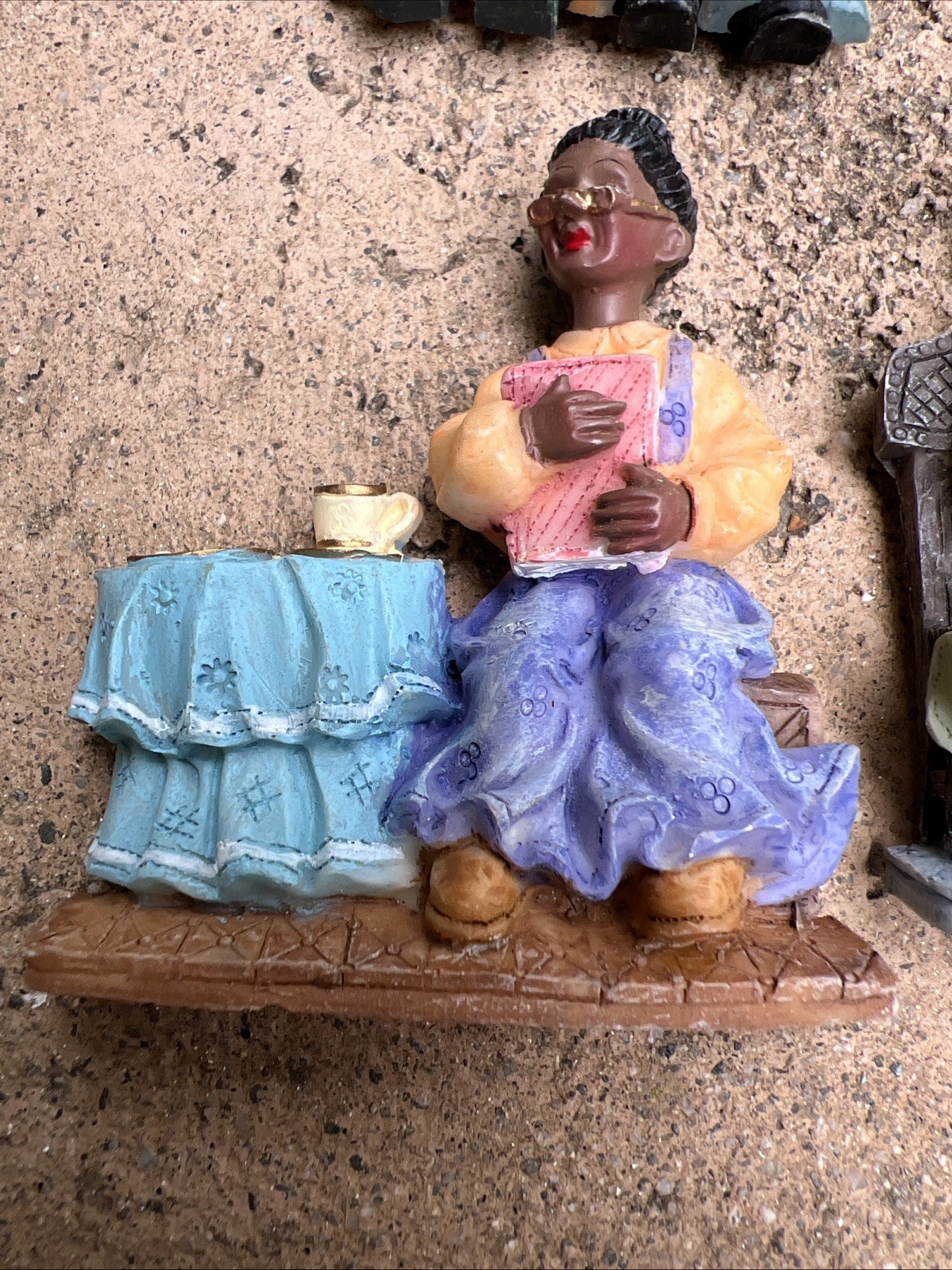 Ebony African-American Figurine Family Grandma Bible Chiefly Co. Magnet Vtg Rare