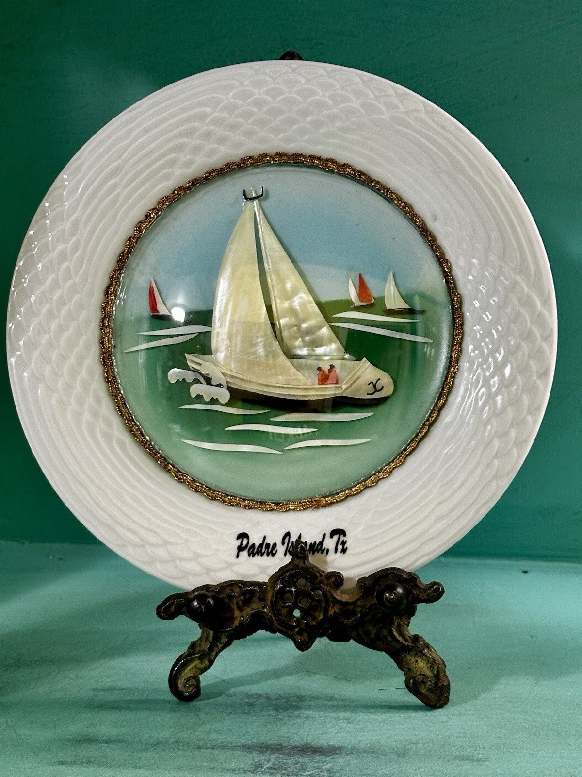 VTG Padre Island, TX Souvenir 3-D Shell Art Ceramic Decorative Art Plate 7.5″