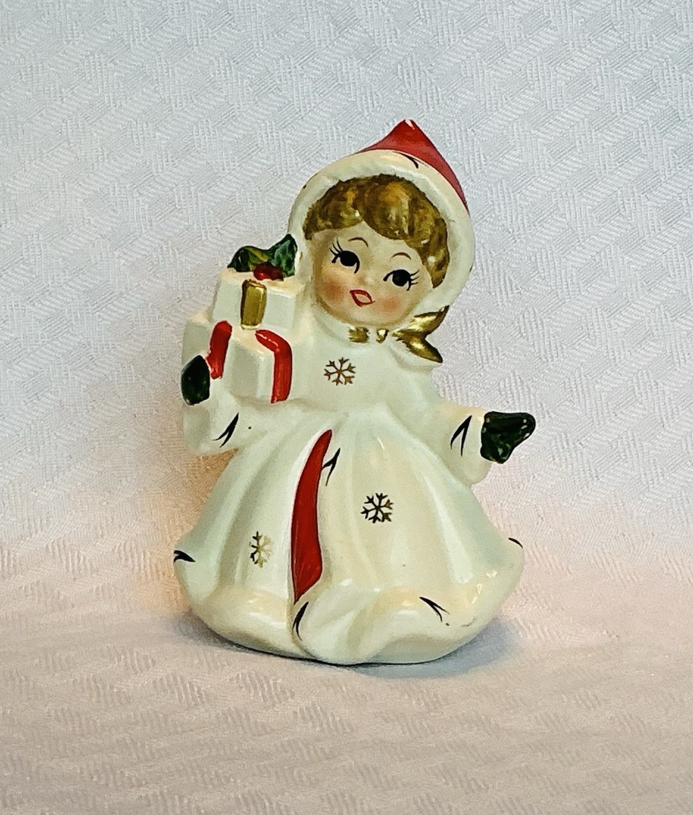 Vintage Napcoware Japan X-8387 Christmas Girl w/ Presents 3.75″ Figurine