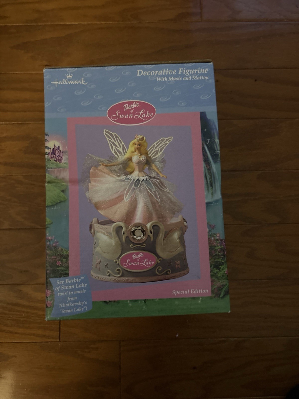 Hallmark Barbie of Swan Lake Musical Figurine Multicolor Painted Boxed 2000-2009