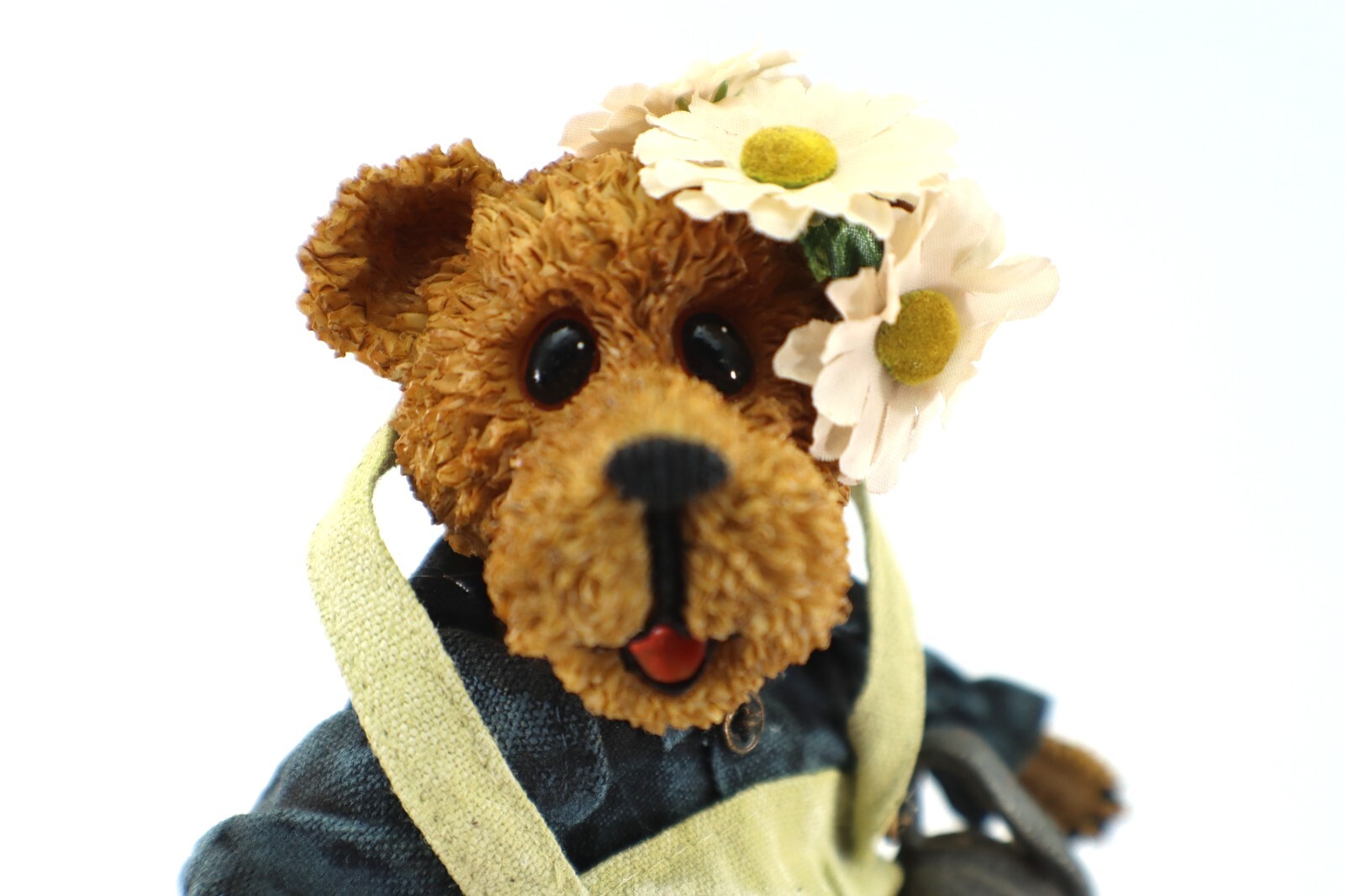Boyds Collection DAISY CRUMPLETON 93214V Bear Figurine 8 ¼” Resin/Fabric in Box