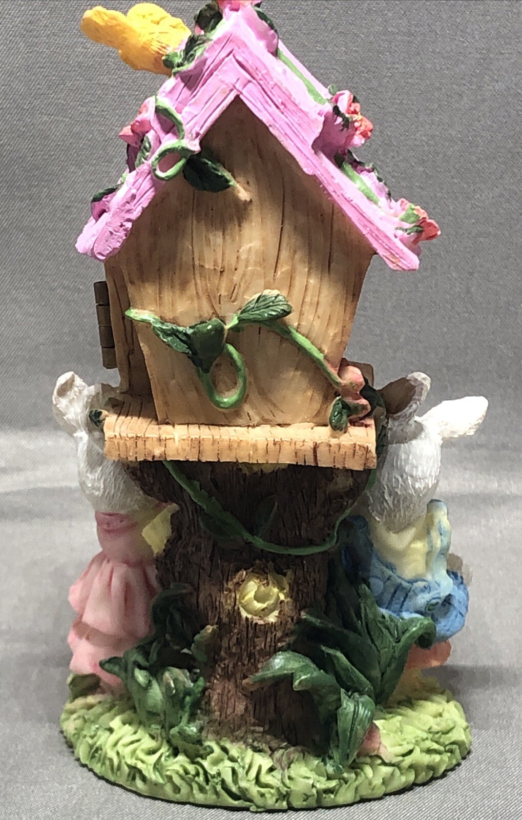 K’s Collection Hinged Bird House with Easter bunnies Holding Eggs Awesome Detail