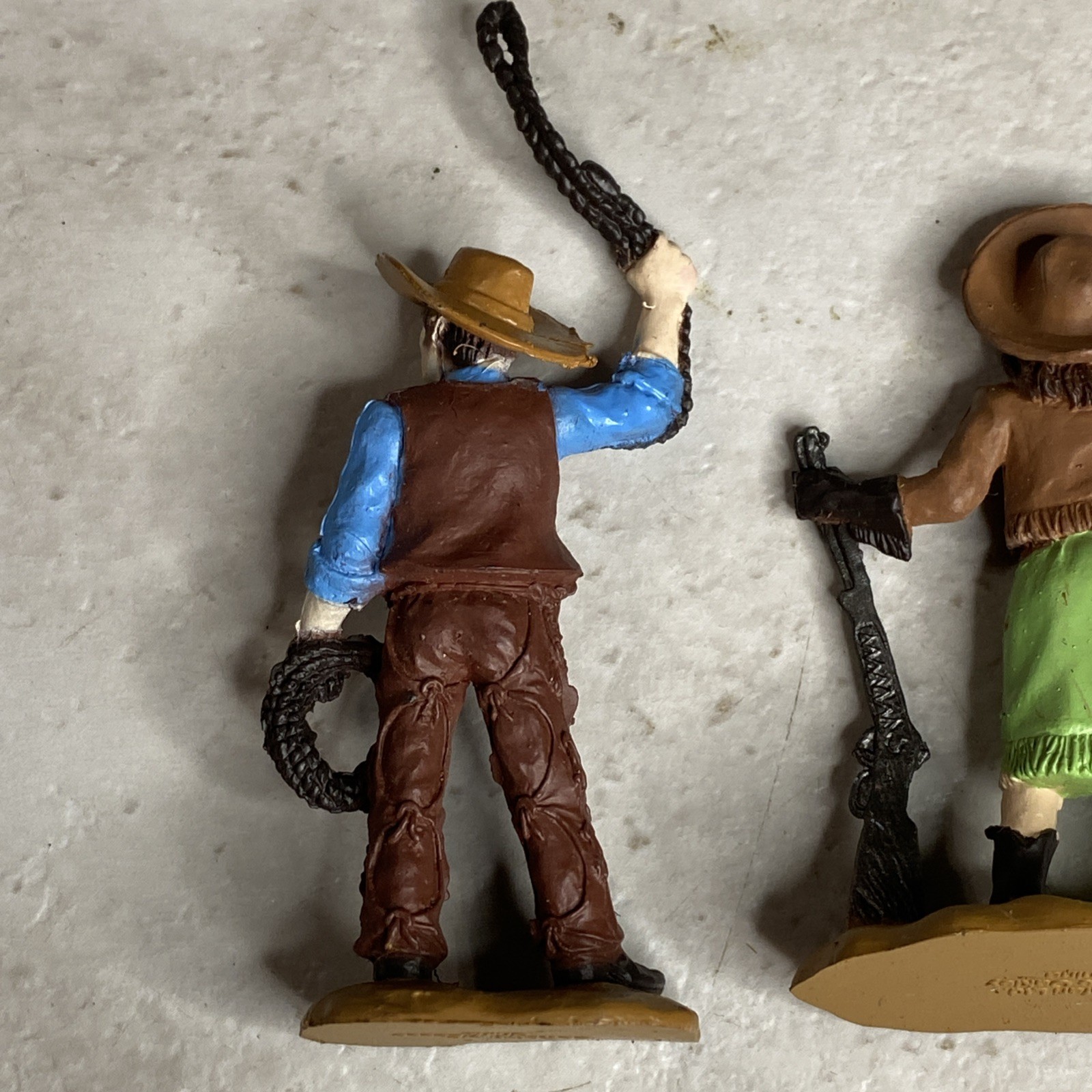 Th 2.5″ Annie Oakley & Cowboy Lasso Figure Plastic Western Safari Ltd Cake Top
