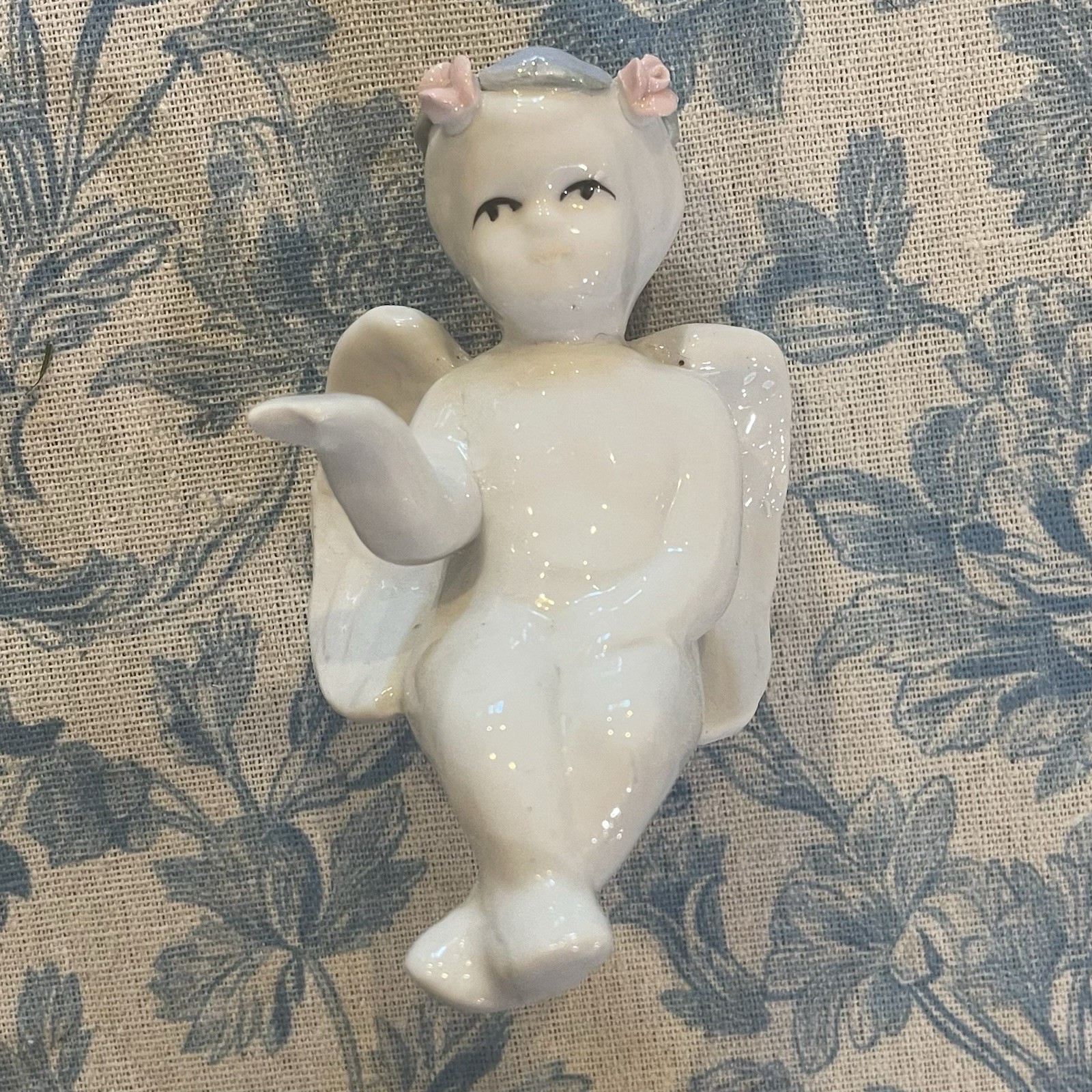 Vintage Porcelain Cherub Angel Shelf Sitter Figurine White Rose Crown Halo Ledge