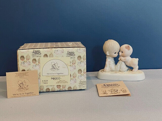 PRECIOUS MOMENTS E-9259 WE’RE IN IT TOGETHER 1982 J&D-Symbol:Fish-VGC