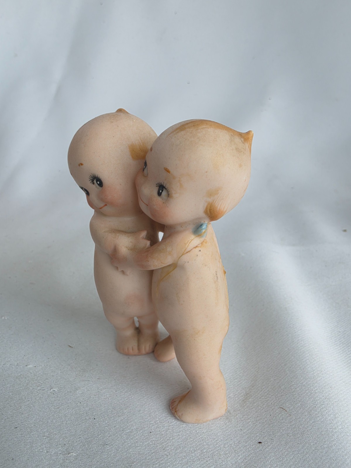 Antique Rose O’Neill Kewpie Huggers Bisque Figurine 3.5″ C in Circle © Repaired