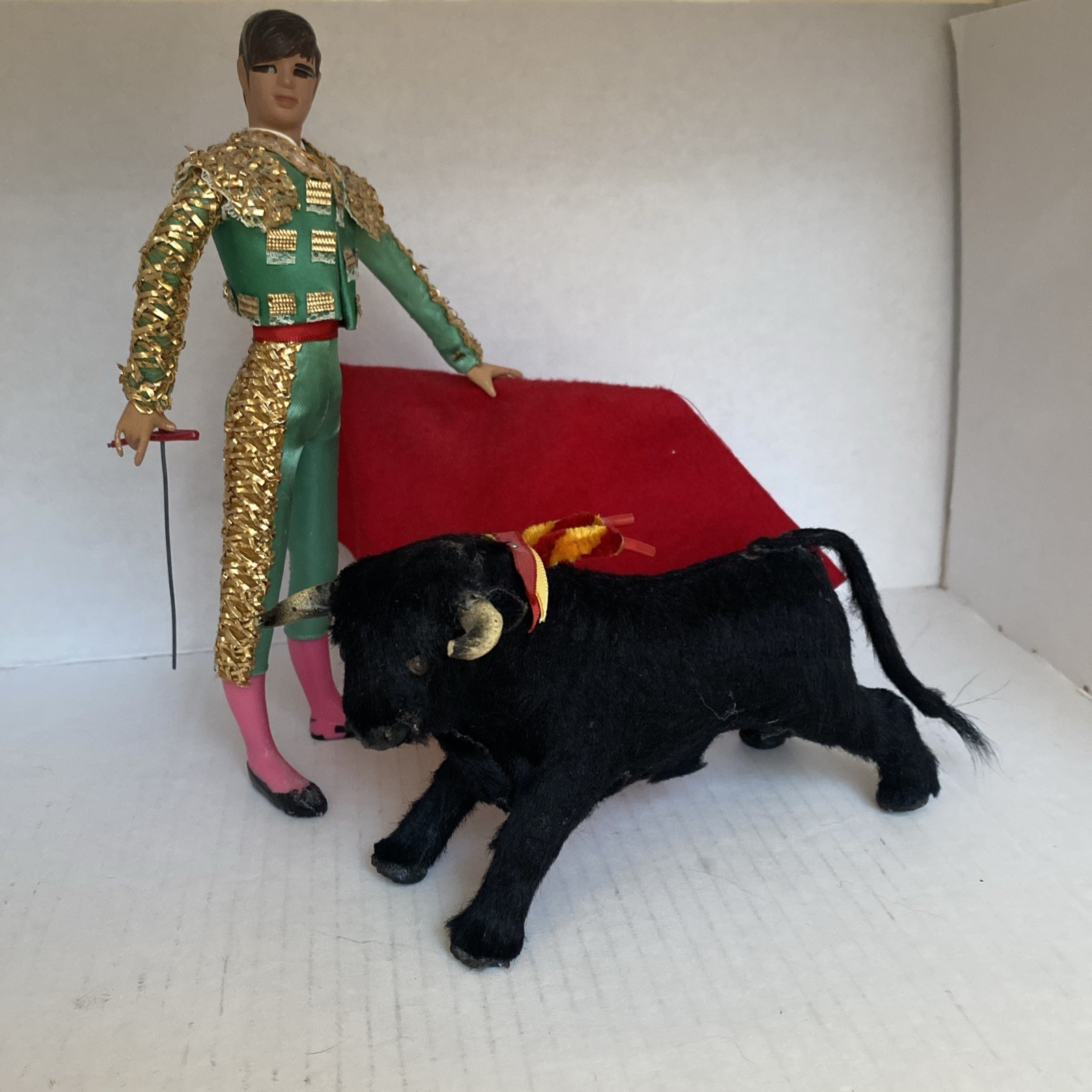 Vintage Spain Matador Bull Fighter Man and Bull Figurine – Unknown Make – Neat!