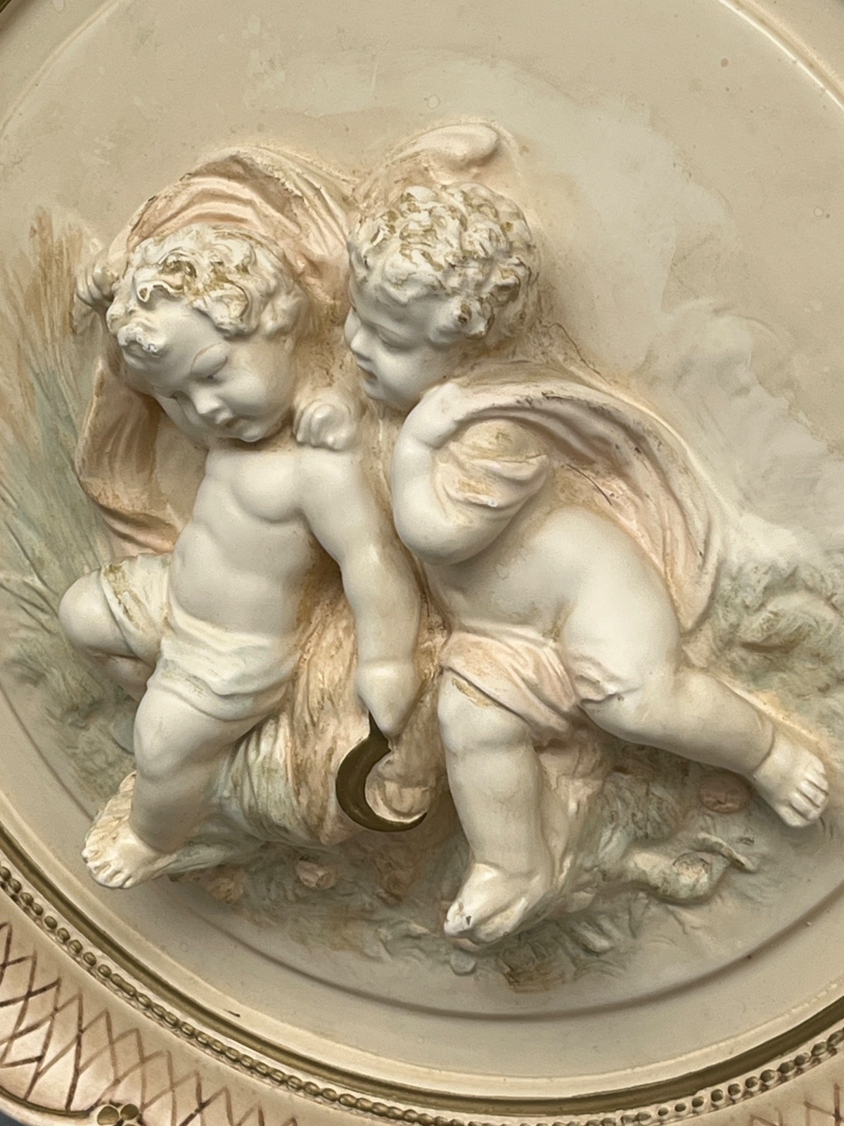 VTG Alexander Backer Chalkware Cherubs Raised Relief Scalloped Wall Plaque