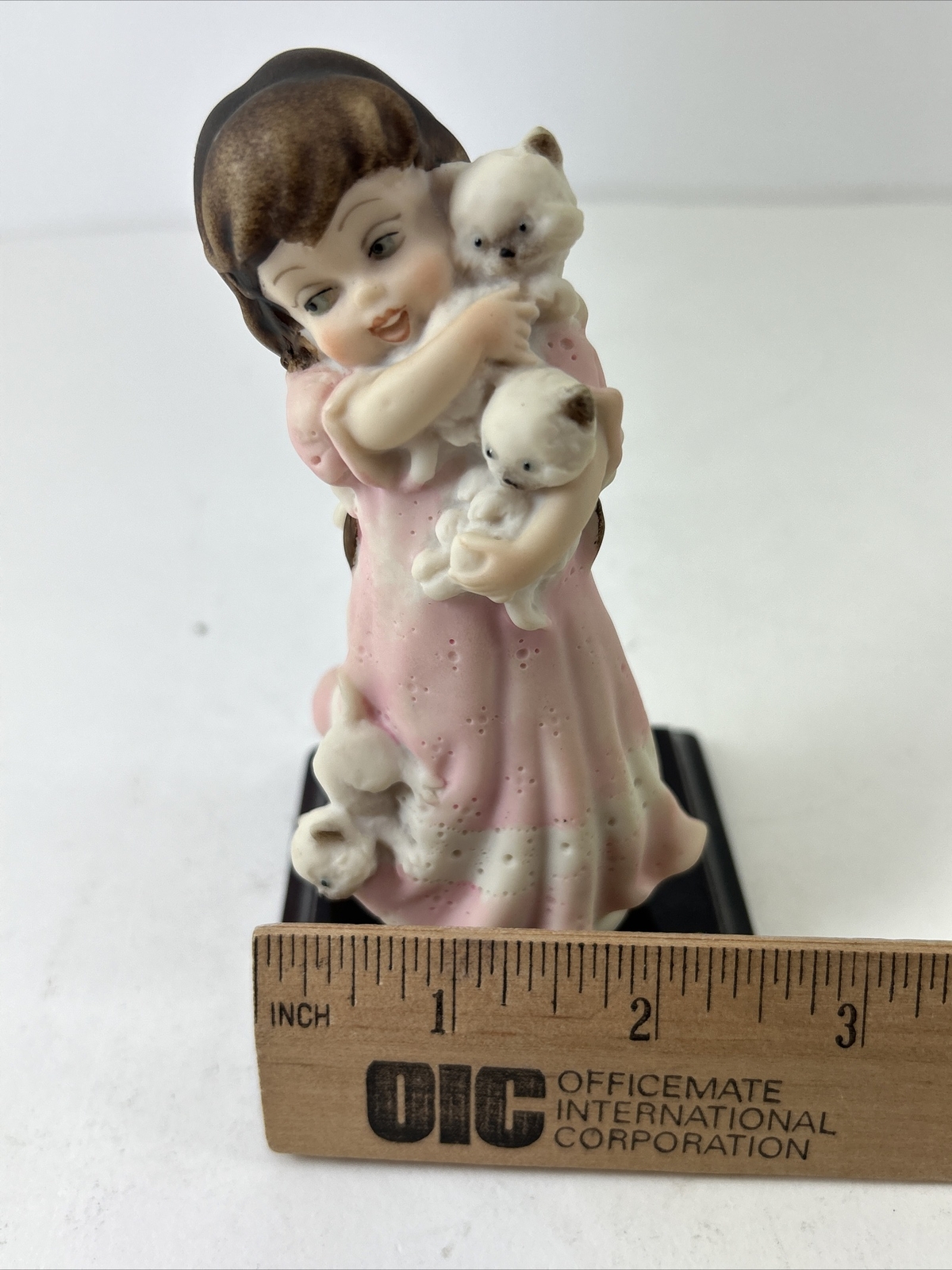 ORIGINAL FLORENCE GIUSEPPE ARMANI FIGURINE Girl With Kittens 5 X 3x 3”
