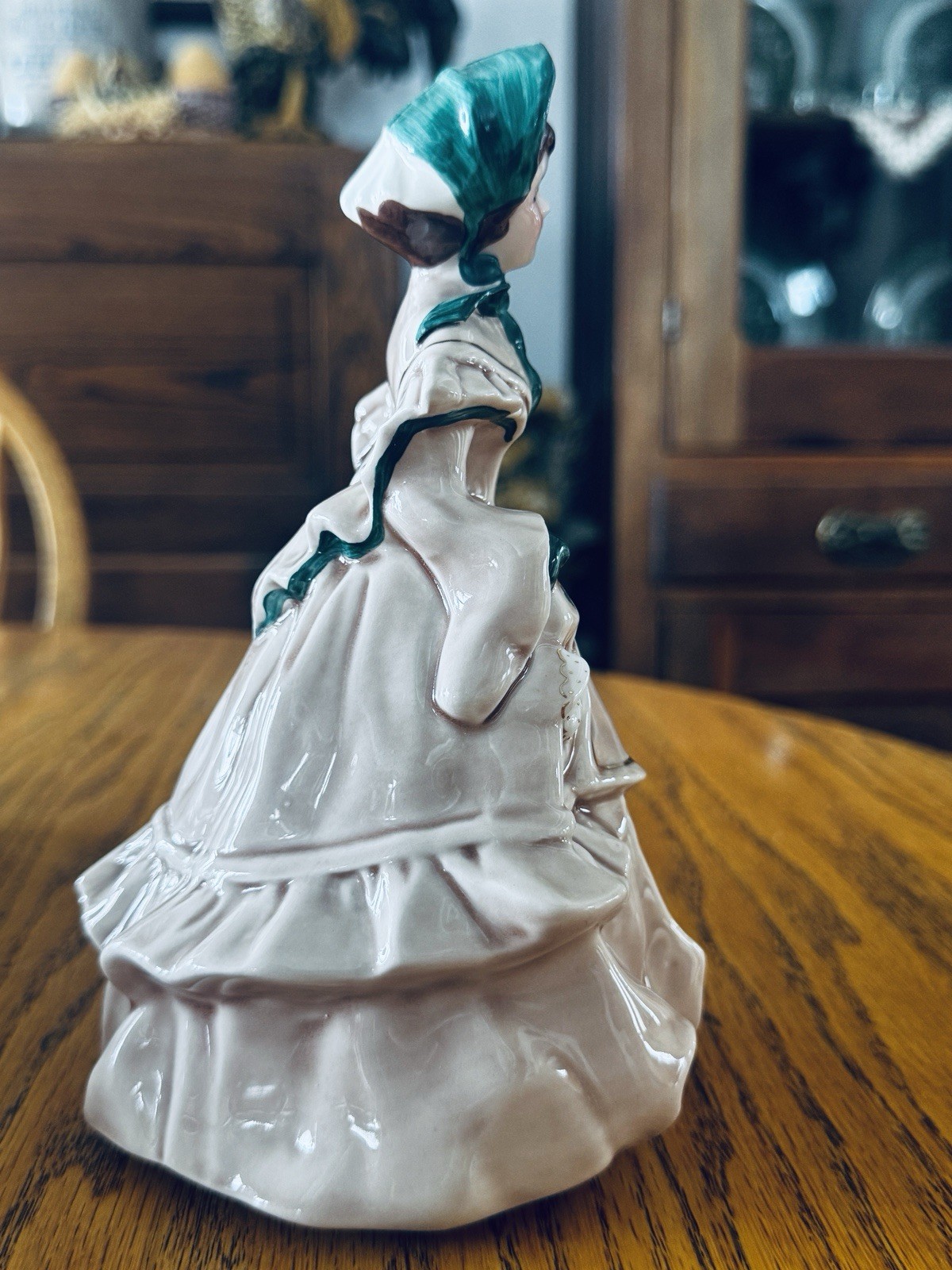 Florence Ceramics Figurine Woman Melanie Greige Green Mint Condition