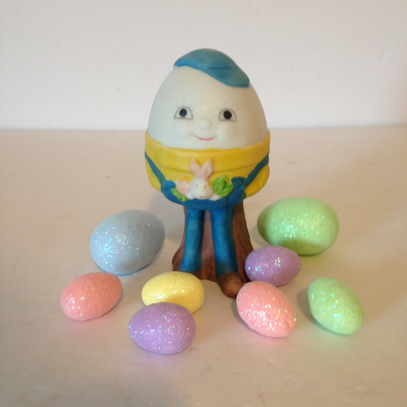 Porcelain Easter HUMPTY DUMPTY Figure Holding Bunny Nursery Rhyme 4″T