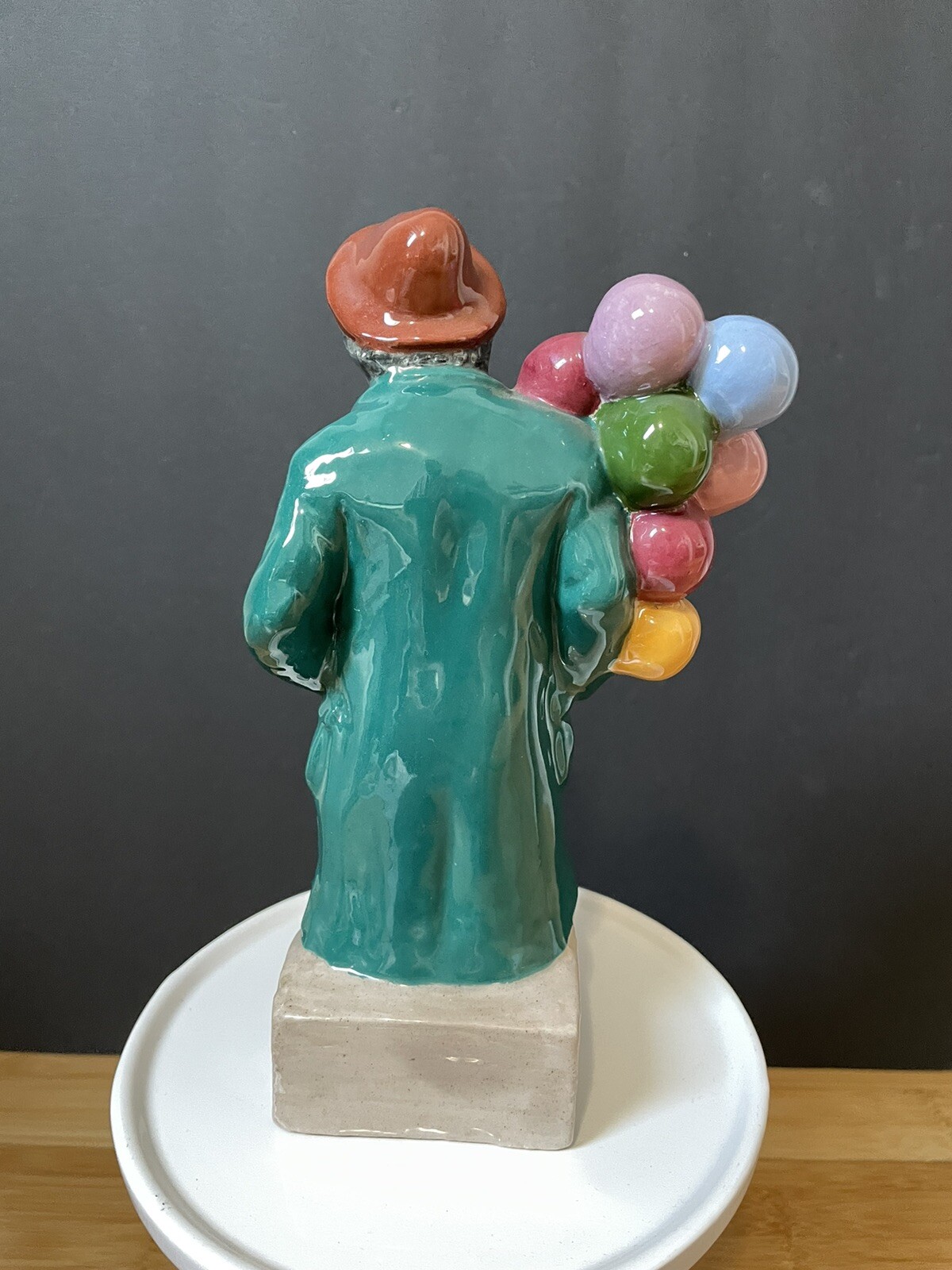 Elderly couple Grandma and grandpa Figures The Old Balloon Sellers
