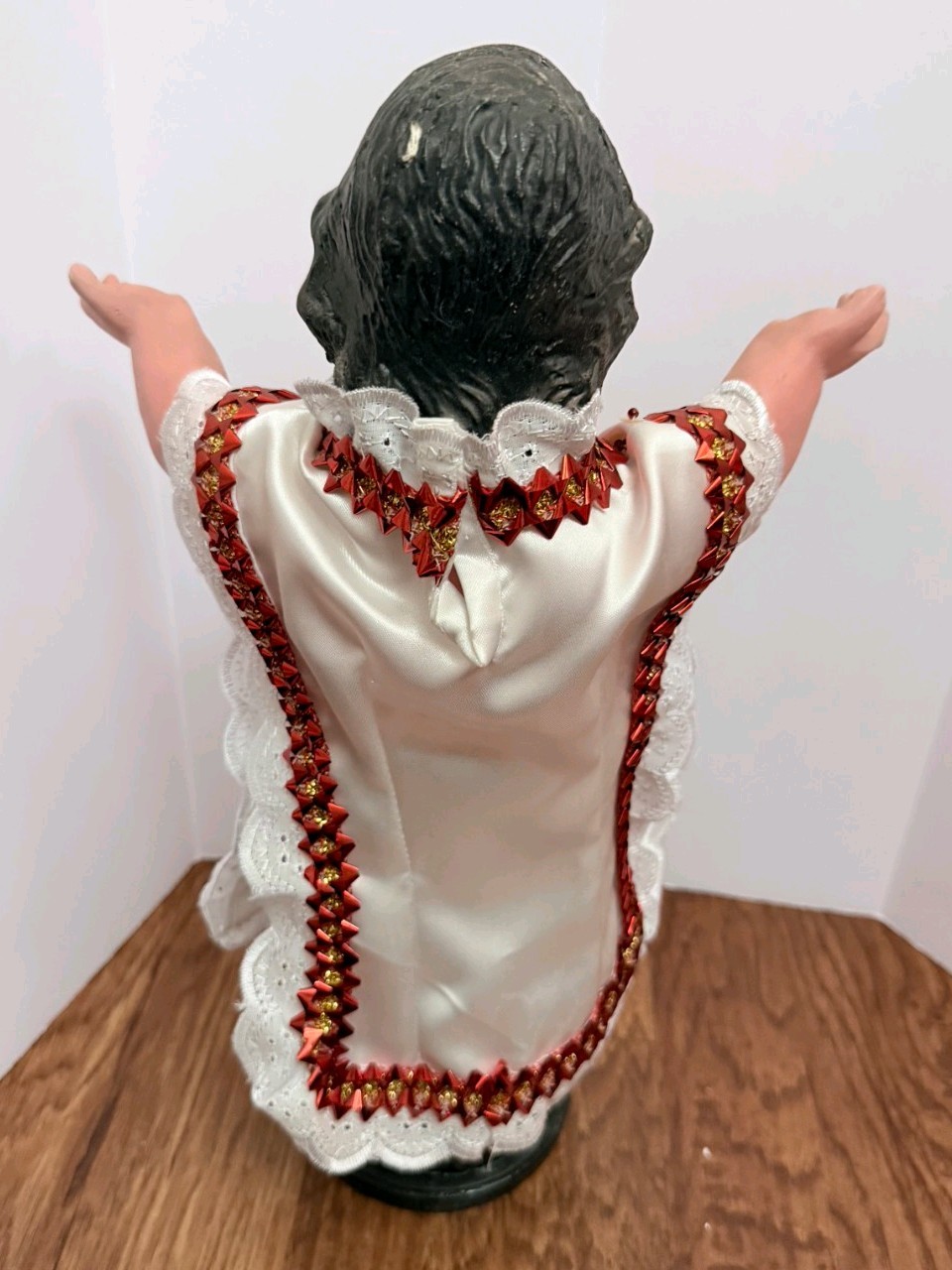 Jesus Ceramic Figurine Hand Painted White Robe Red Gold Trim Religious 16in