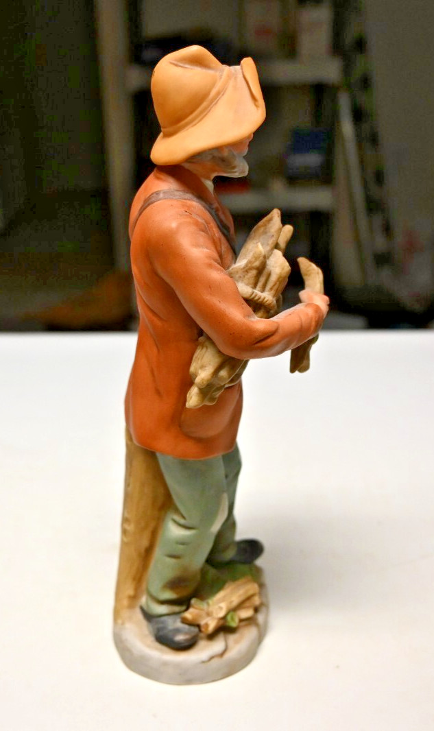 Vintage Homco 10″ Porcelain Figurine #8884 Old Man Carrying a Bundle of Wood