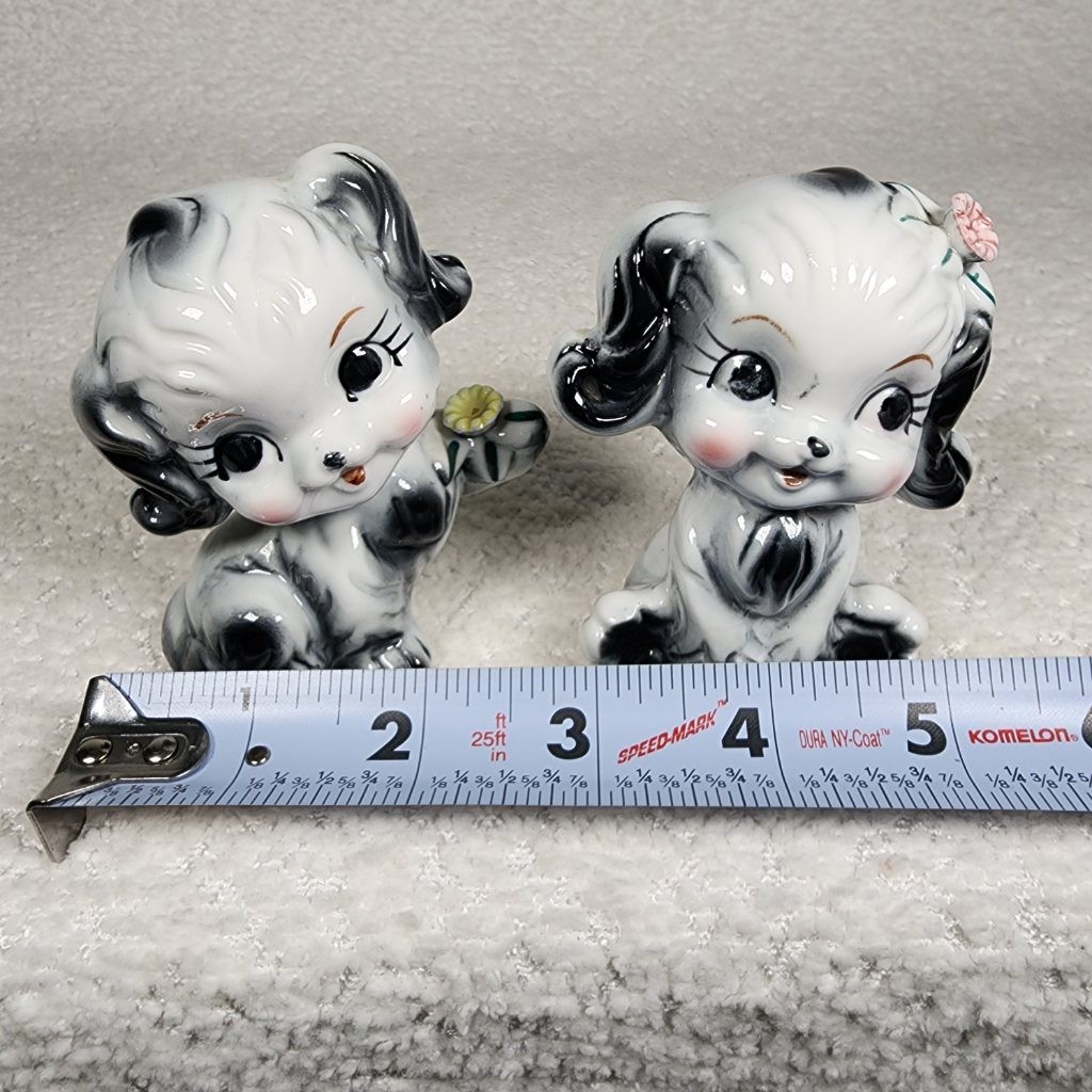 Vintage Anthropomorphic Puppy Dog Figurine Pair Ceramic Blk White Flower Kitschy