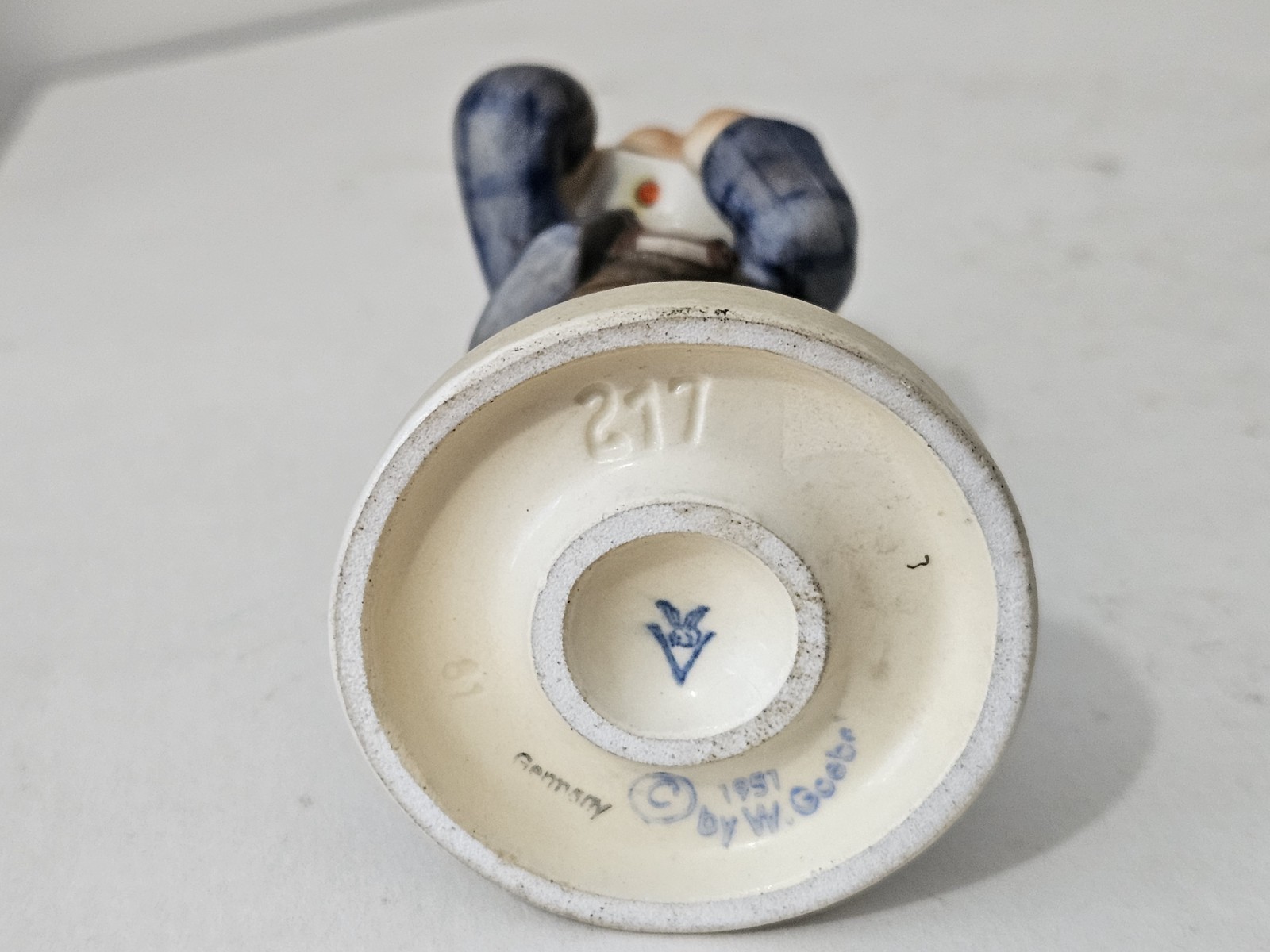 Rare Hummel Goebel Boy With Toothache 217 Figurine TMK2 Full Bee – 1950 1959