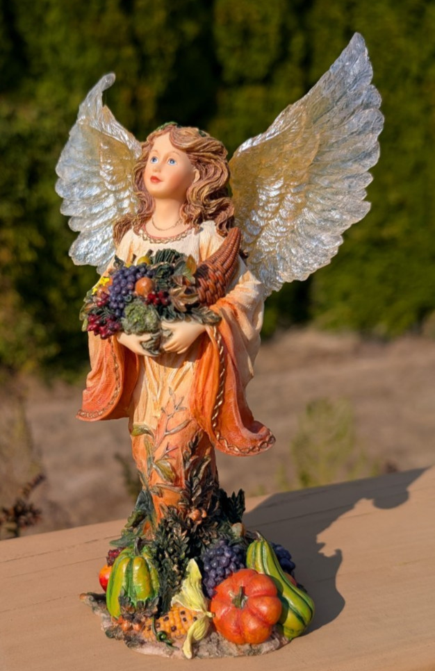 “Aurelia” Guardian Angel of Harvest Resin in orig box BOYDS Charming Angel