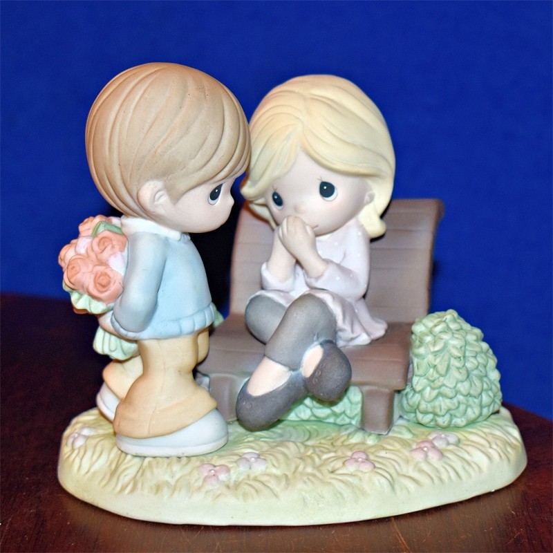 Precious Moments THIS IS LOVE ~ Valentine’s Day 124012 Couple Flowers RARE