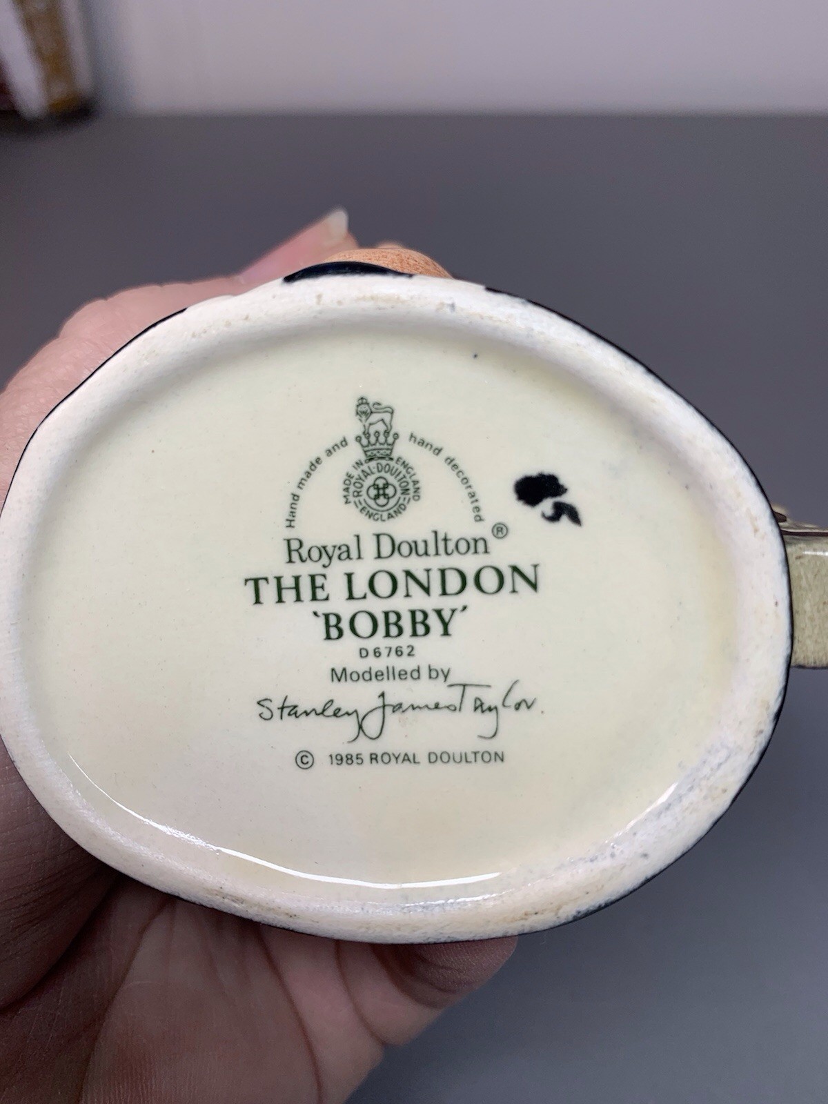 1985 Royal Doulton England Porcelain The London Bobby D6762 Toby Jug Pitcher VG+