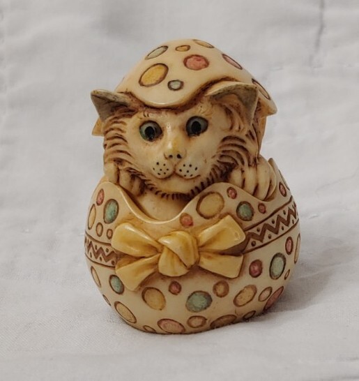 HARMONY KINGDOM POT BELLYS Trinket Box Cat Calendar Cat “April” 2001 MIB Rare!