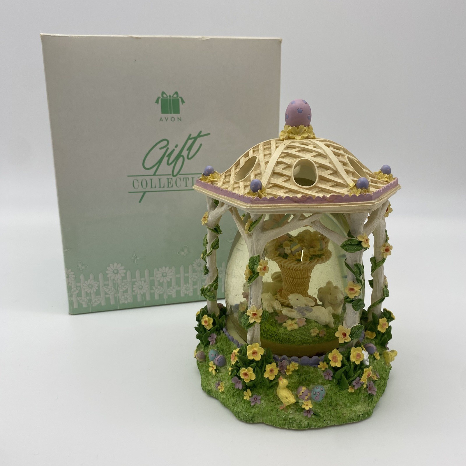 AVON 2003 SPRING BUNNY WATER GLOBE EASTER SNOW GLOBE W/BOX FLORAL DECORATION