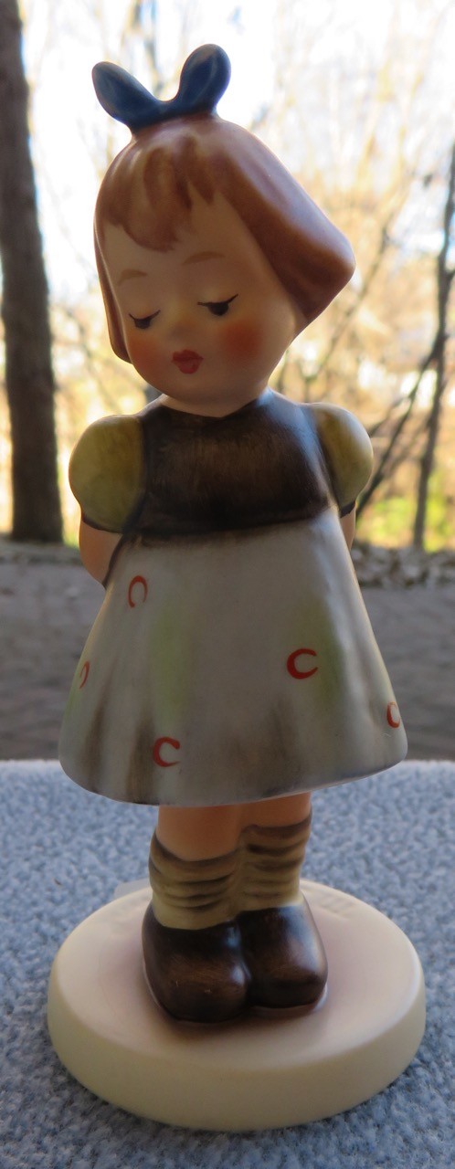 Hummel Figurine Two Hands, One Treat (#192/Hum 493) Girl in Bow Mint in Box