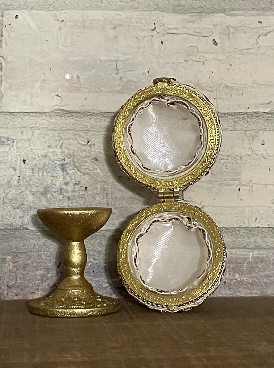 Jeweled Egg Hinged Ring Box Decorated W/Gold Stand Trinket Jewlery