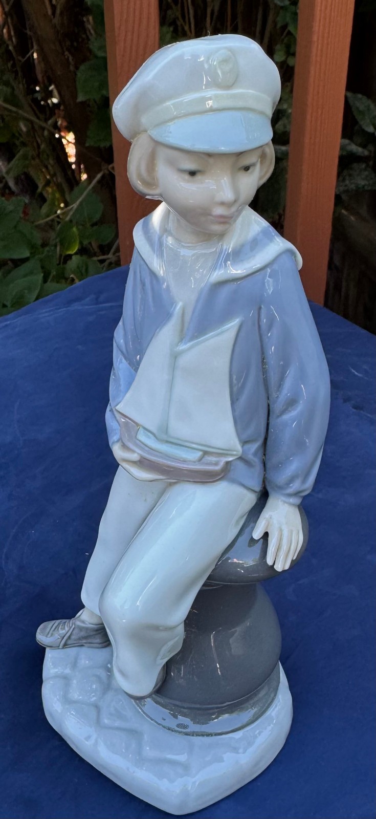 Lladro Retired Sailor #4810 Boy with Yacht Marinerito Porcelain Figurine