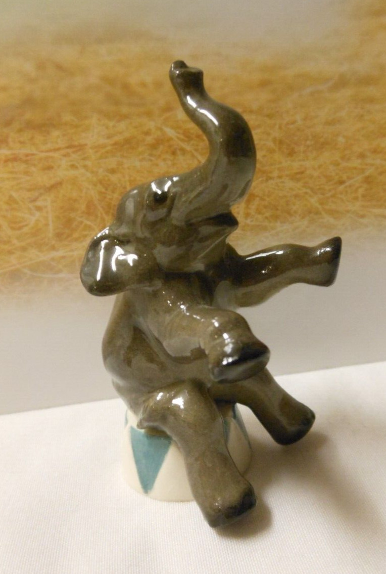Hagen Renaker 134 A-879 Circus Elephant 2.75″ SITTING Last of the HR Stock 2021
