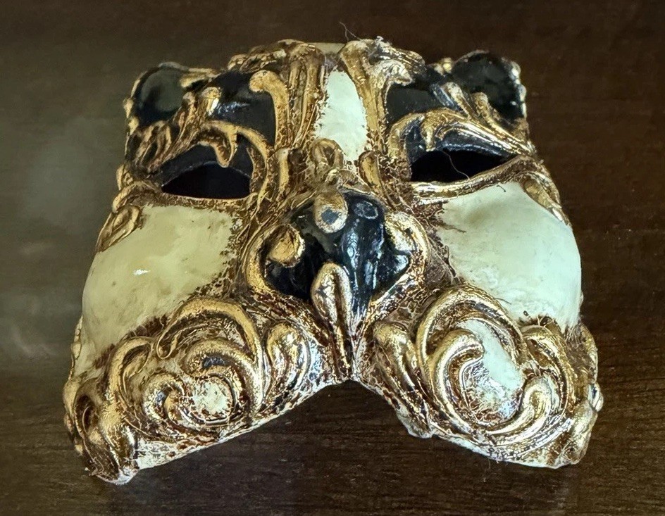 Soleluna Gatto Miniature Paper Mache’ Mask L 20th Cent Hand Painted Venice Italy