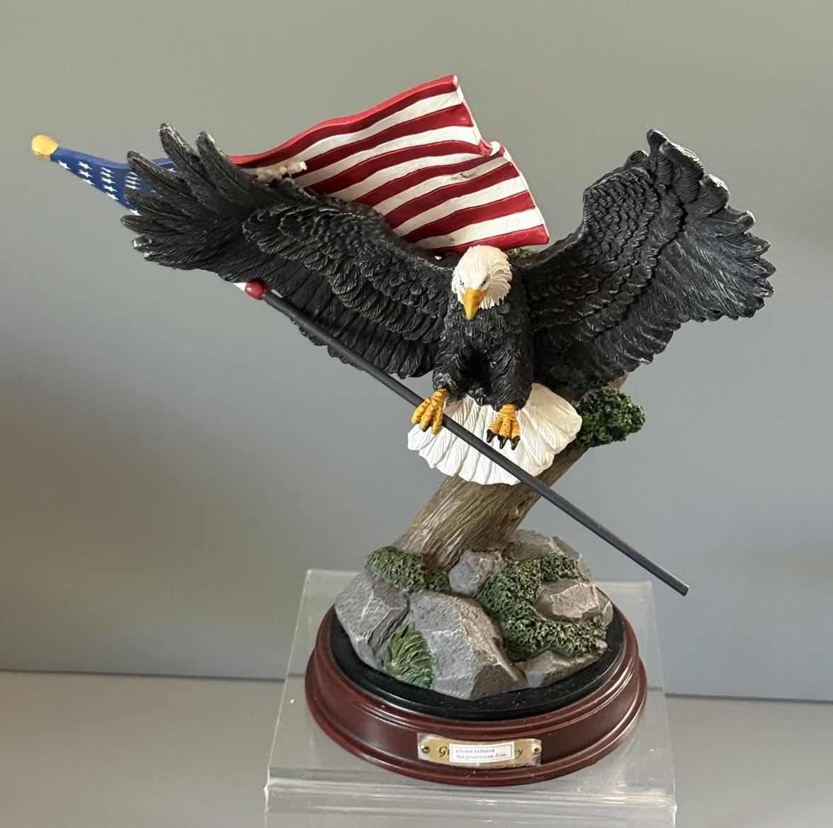 Bradford Exchange GUIDING BEAUTY EAGLE With Flag Sculpture Ted Blaylock 2018
