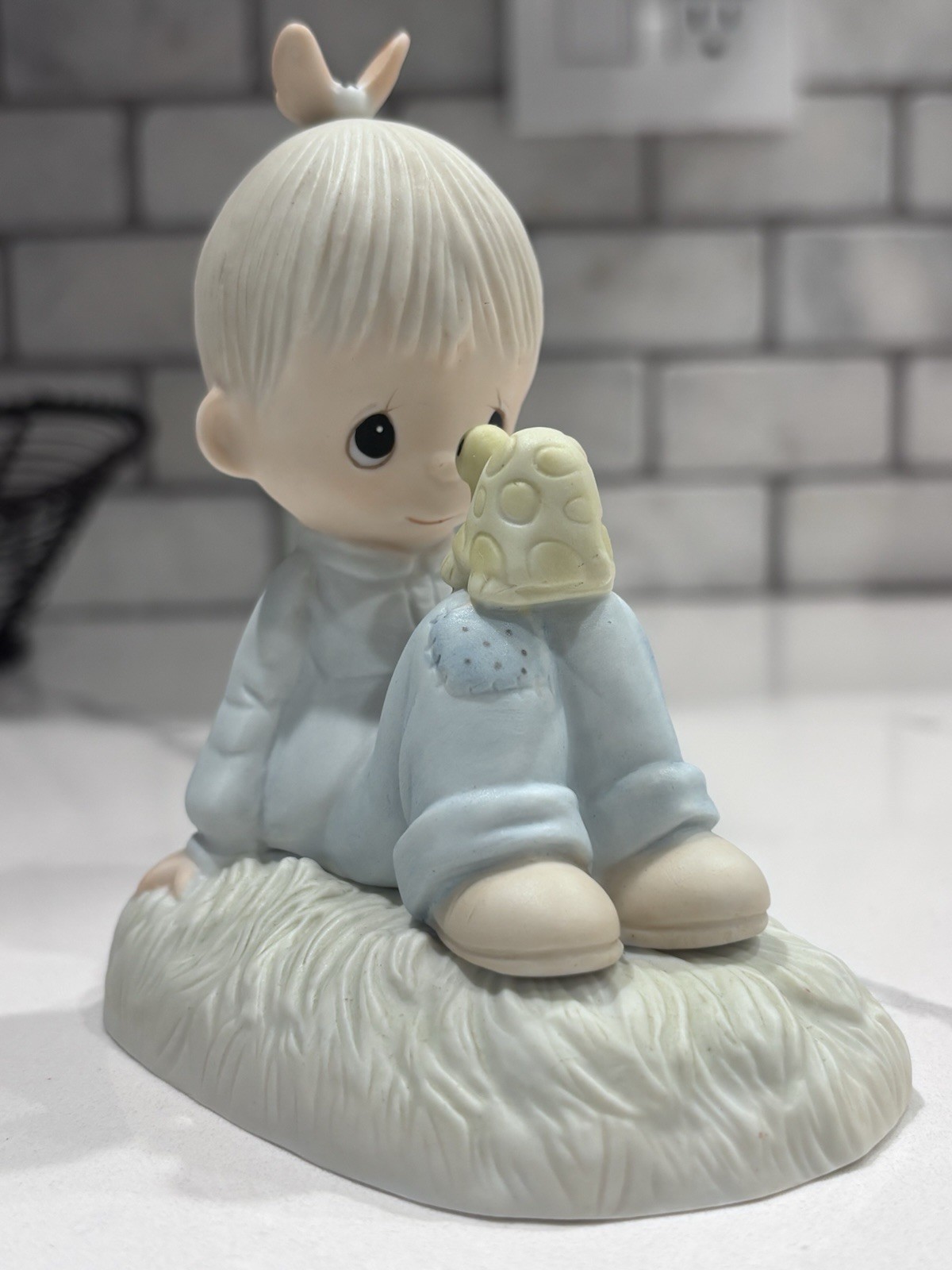 Vintage 1977 Precious Moments ‘Love Is Kind’ Jonathan & David E-1379/A No Box
