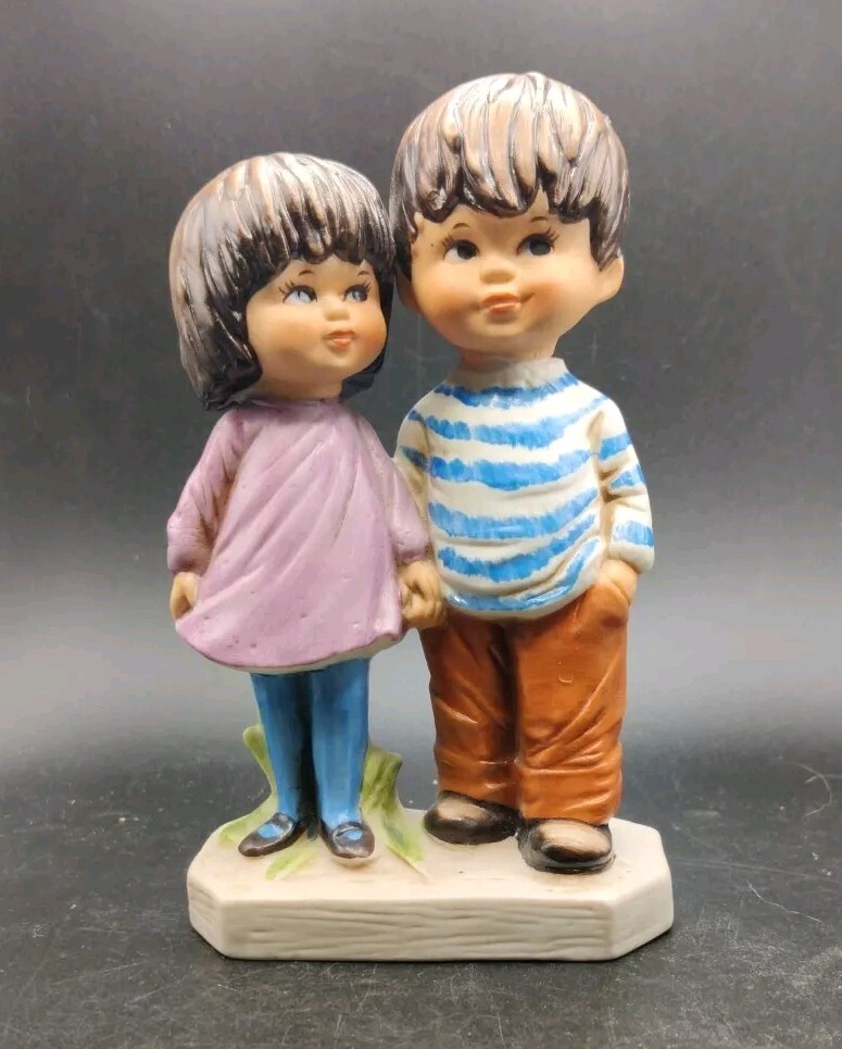 1971 Moppets Fran Mar Boy And Girl Holding Hands Figurine