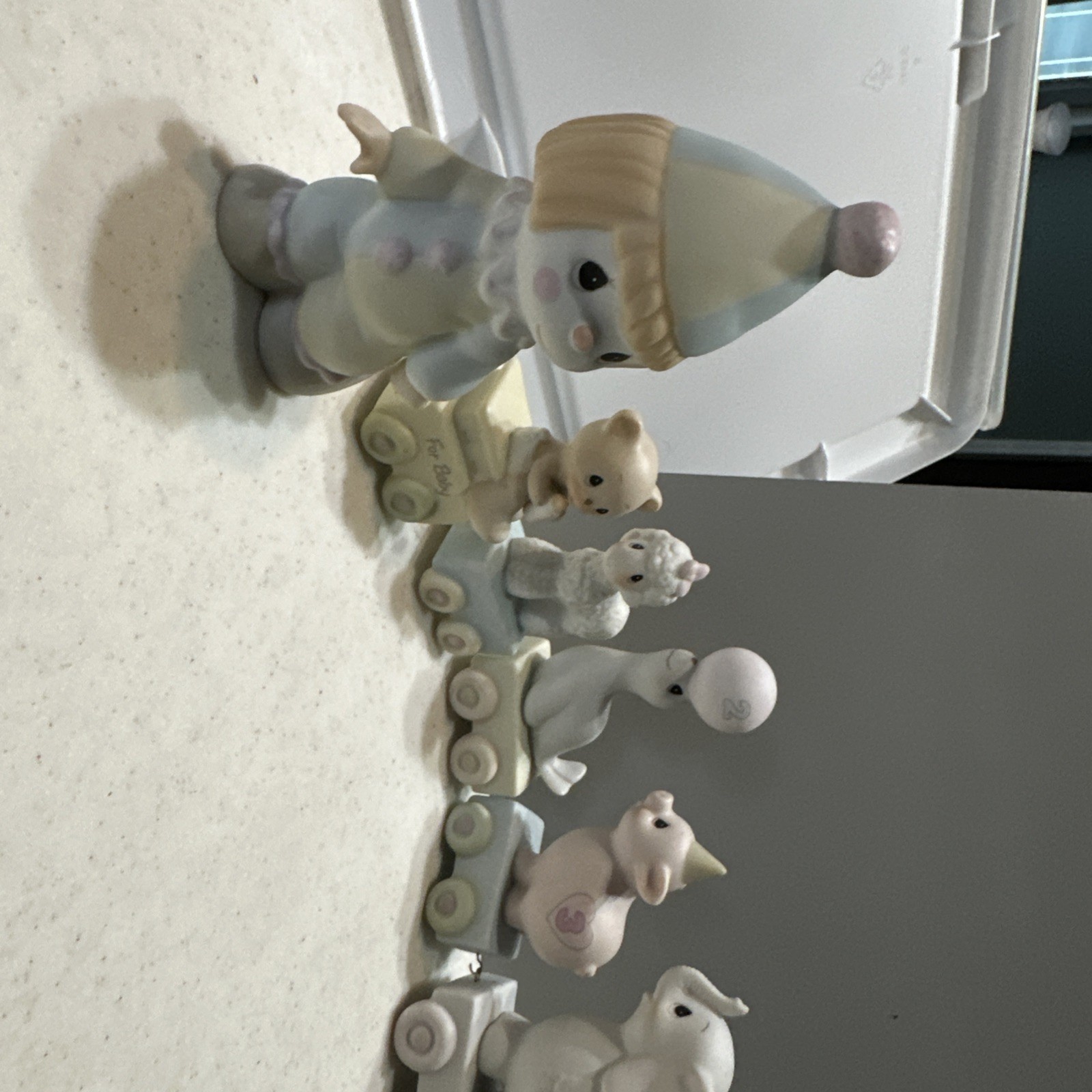Lot Prescious Moment Youth Train 9 Various Pieces Clown Animals.
