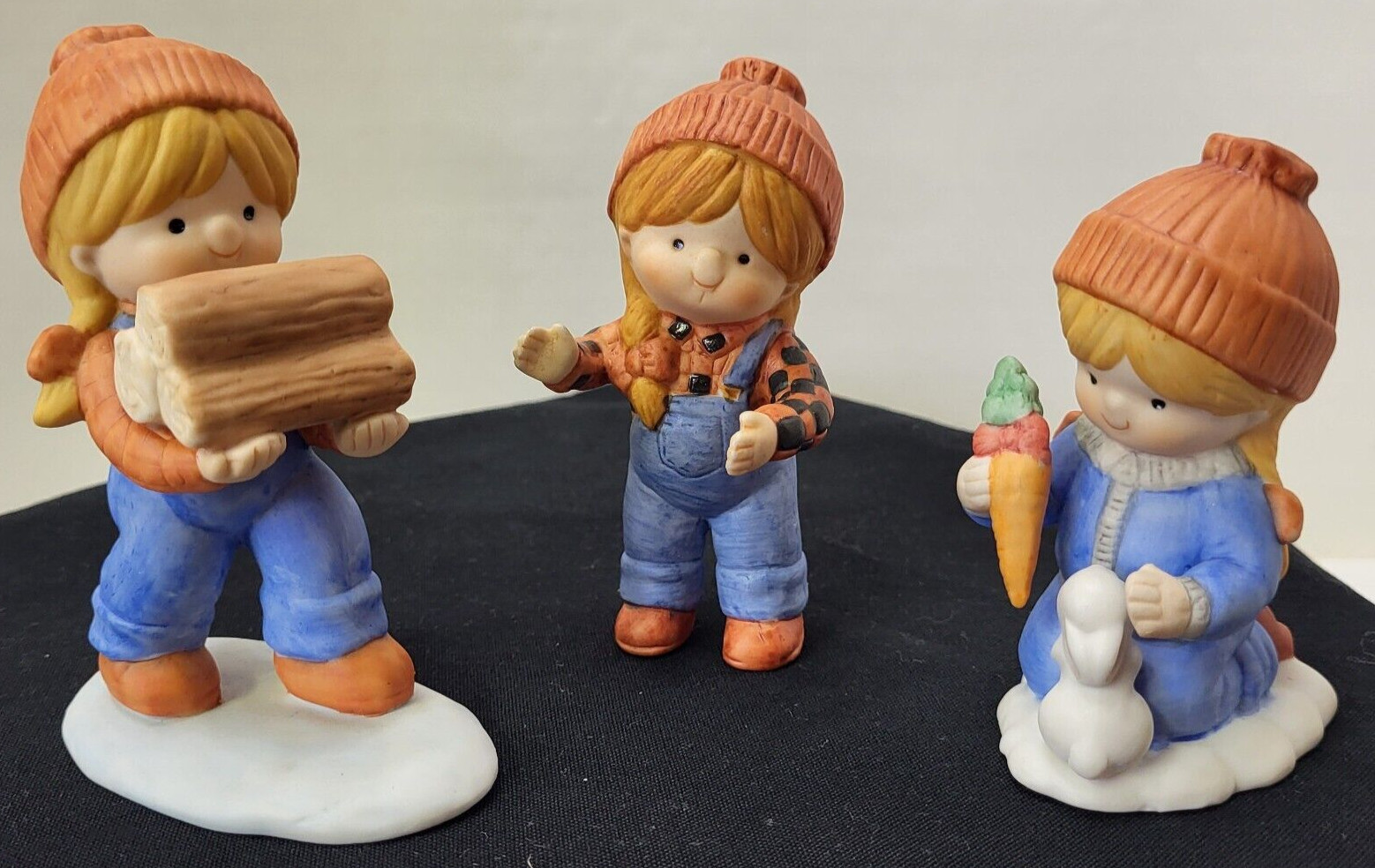 3 Country Cousins Enesco Girl Winter Plaid Hats Bunny Ceramic Figurines 1990 Vtg