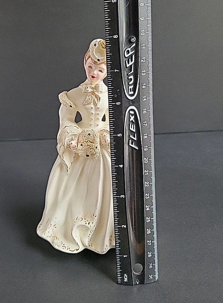 FLORENCE CERAMICS” Delia 8″ Tall Cream & Gold Semi Porcelain Pasadena California