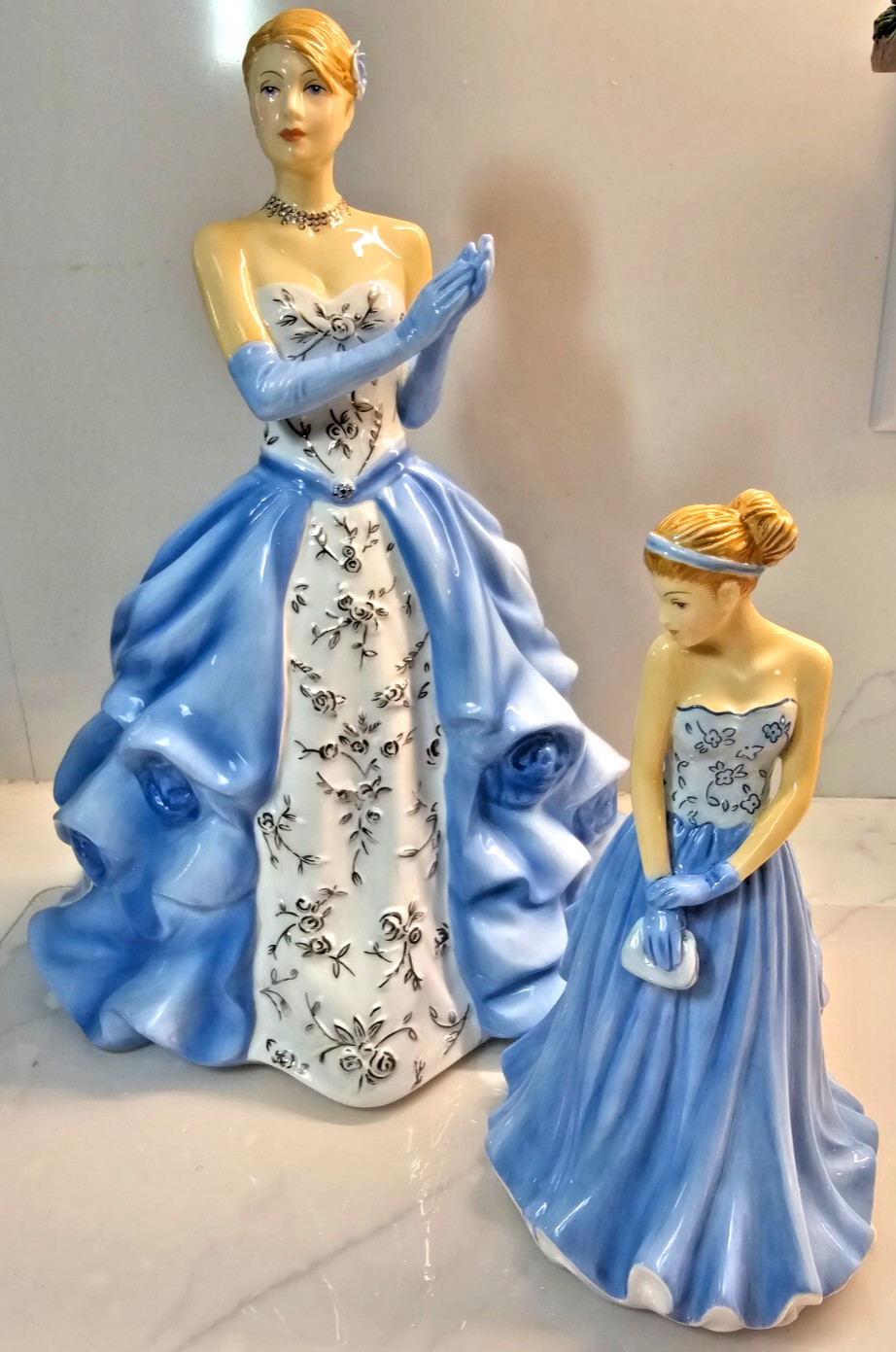Royal Doulton Catherine 2013 Figure of Year with Kate figure HN 5586