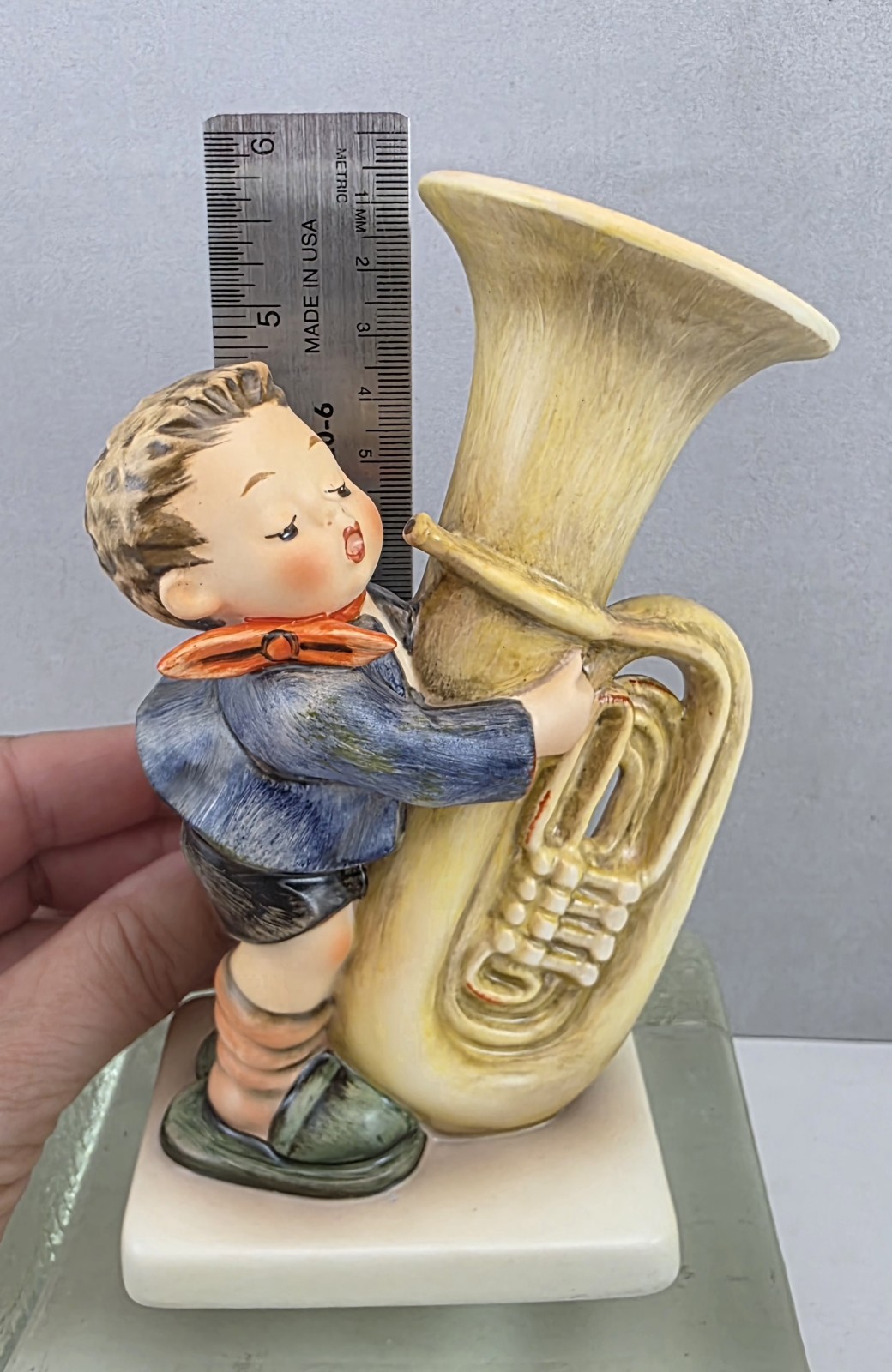 GOEBEL M.I.HUMMEL Figurine #437 The Tuba Player 6″ – 1988 – W. Germany