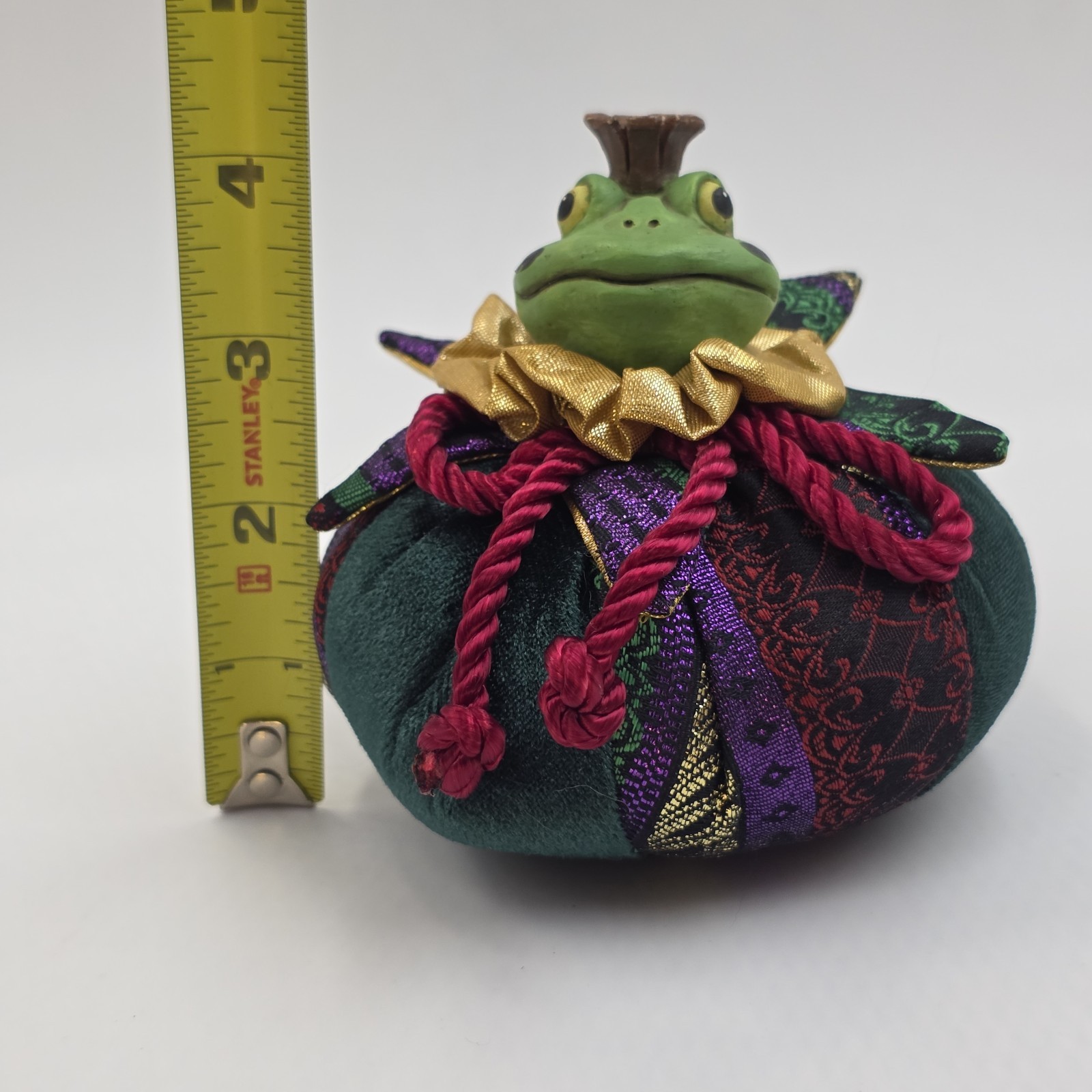 Russ Berrie Frog Prince Figurine Royal Winterfest #5492 Resin Fabric Christmas