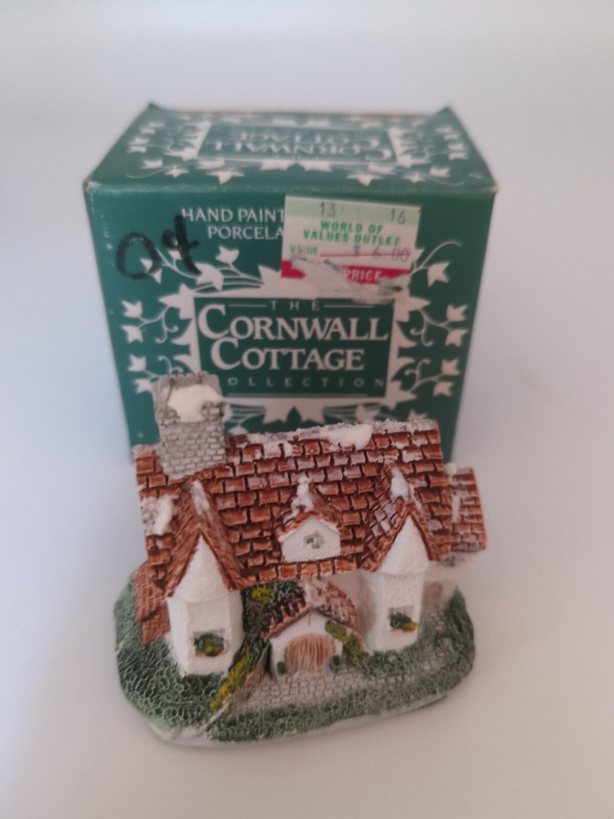 Vintage 1987 Museum Collection Winter Tudor Hall Cottage BH04 Cornwall House