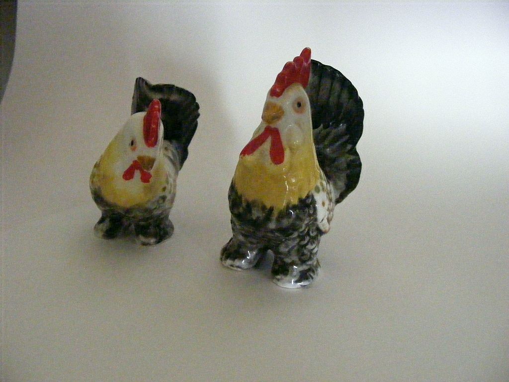 Vtg Rooster Hen Chicken Figurines Bone Miniature 2 1/4″ Porcelain Ceramic HR?