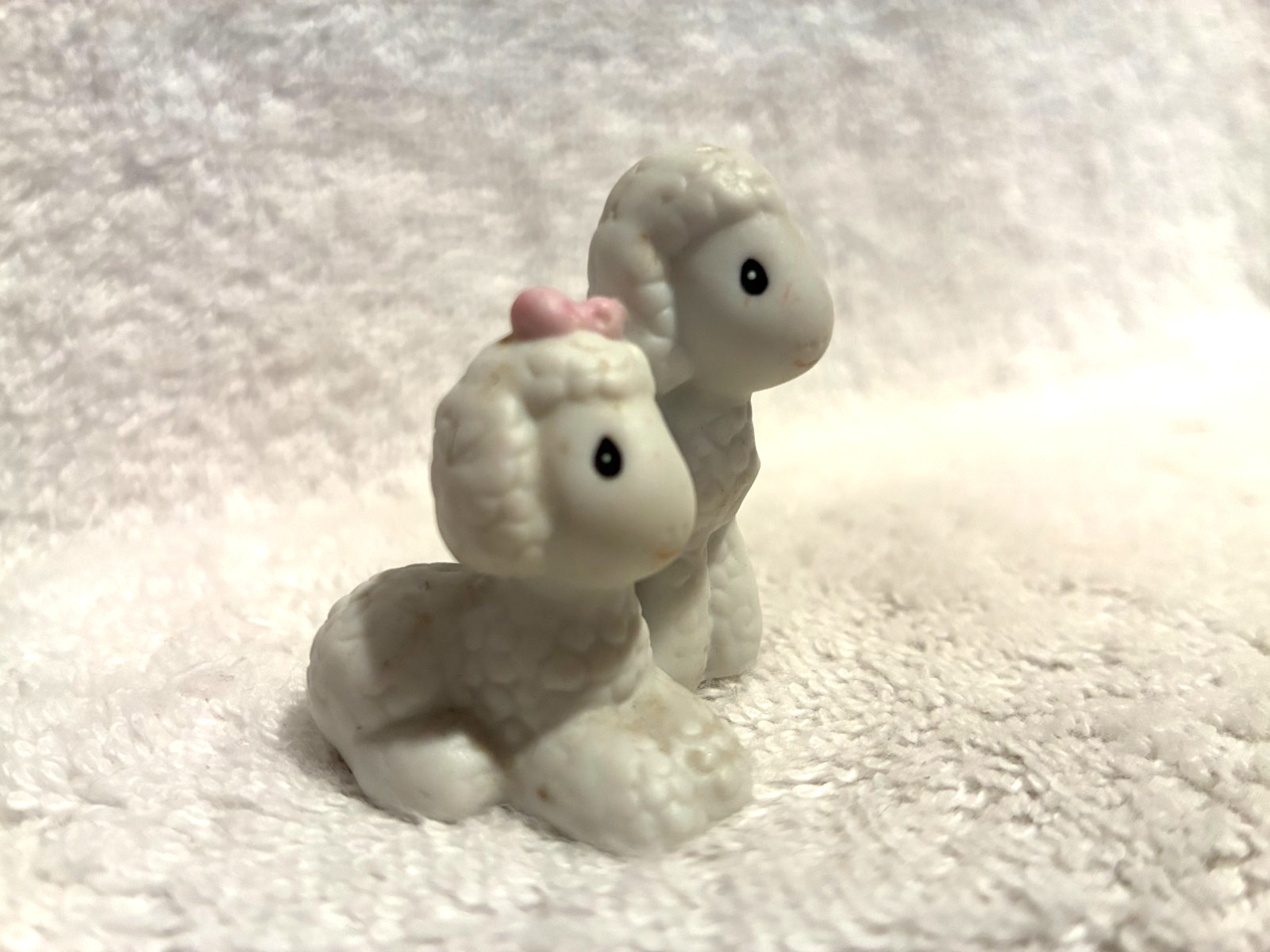 Precious Moments Noah’s Ark Sheep 1992 1 3/4″ T x 1 1/4″ x 1 1/4″