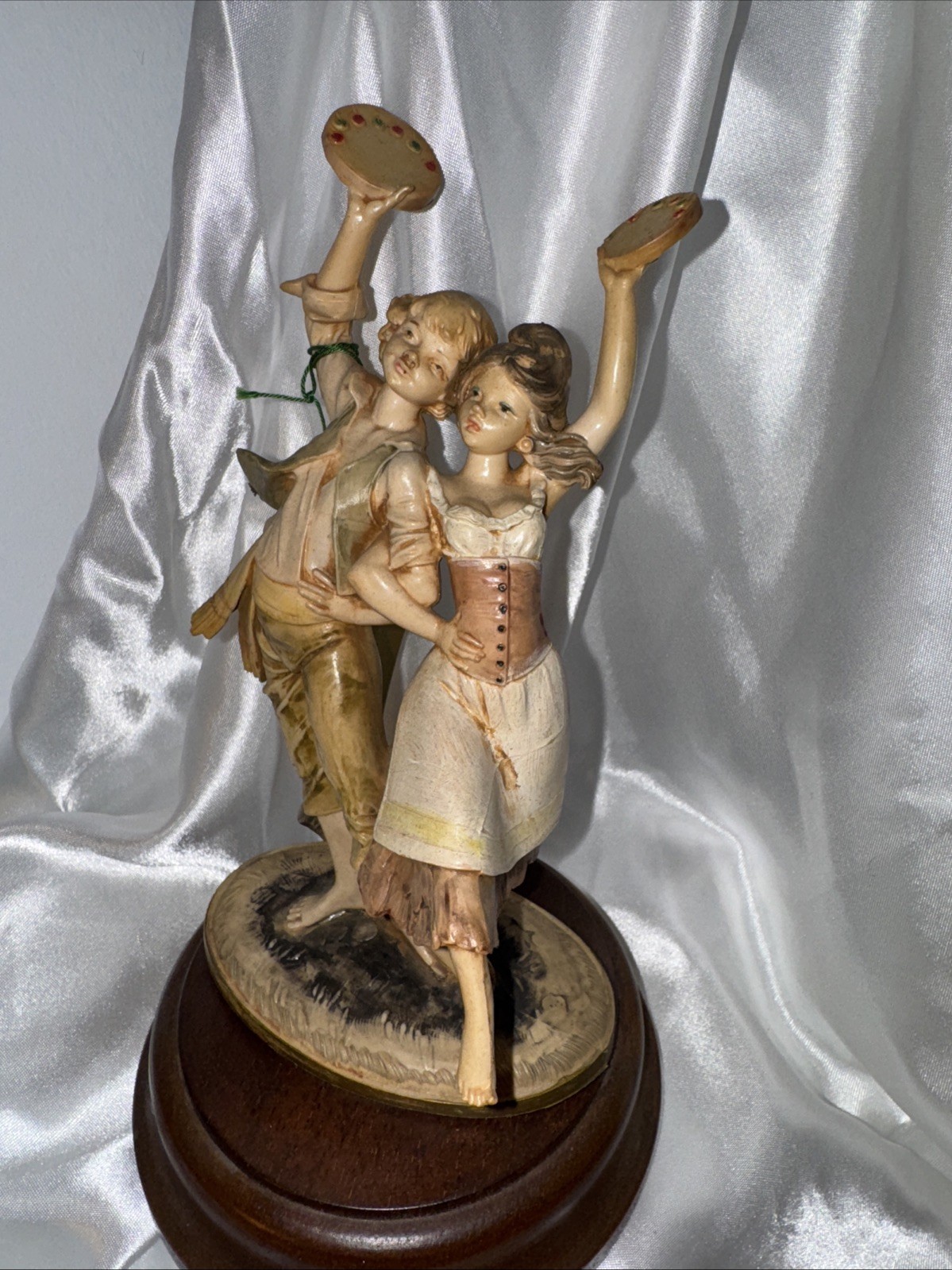 A great figure/Rotating Dancing Couple Music Box by Italy