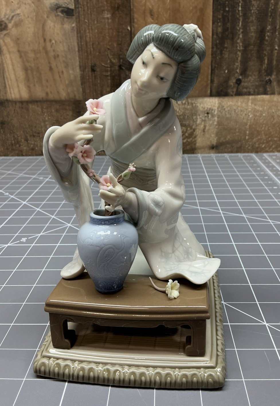 Lladro Japanese Geisha Flower Arranger Porcelain Figurine 4840 Glaze Excellent!