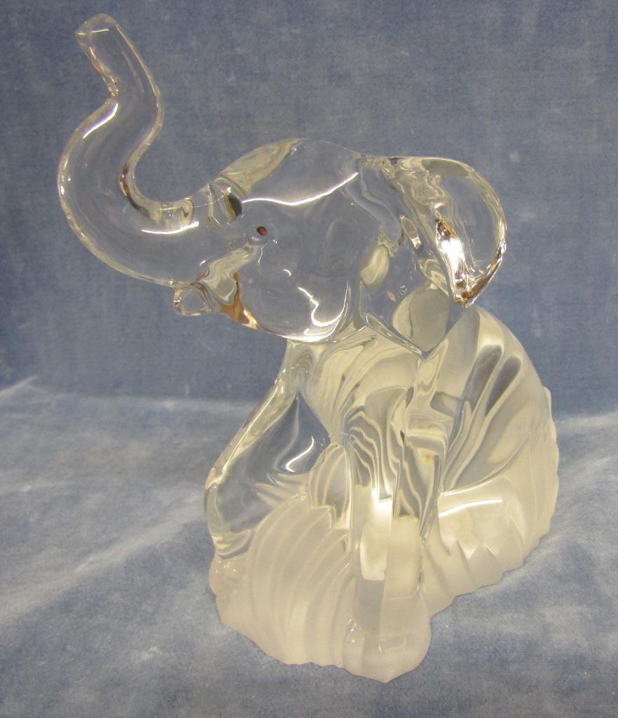 Lenox Crystal Baby Elephant Sitting Trunk Up Sticker & Stamped 5″ x 5.5″ Germany