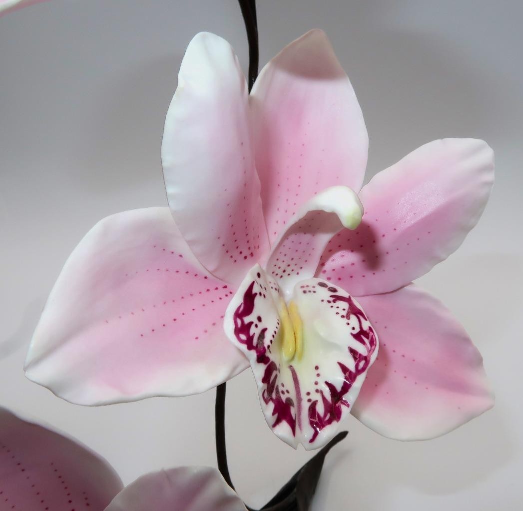 Boehm, England Cymbidium PINK ORCHID, #60008 Porcelain Floral Figurine, 10 1/2″