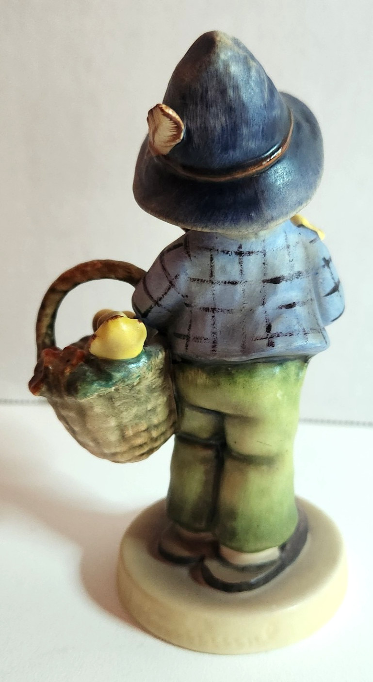 Hummel Goebel Easter Greetings Figurine Boy with Flowers & Basket w/chicks 1971