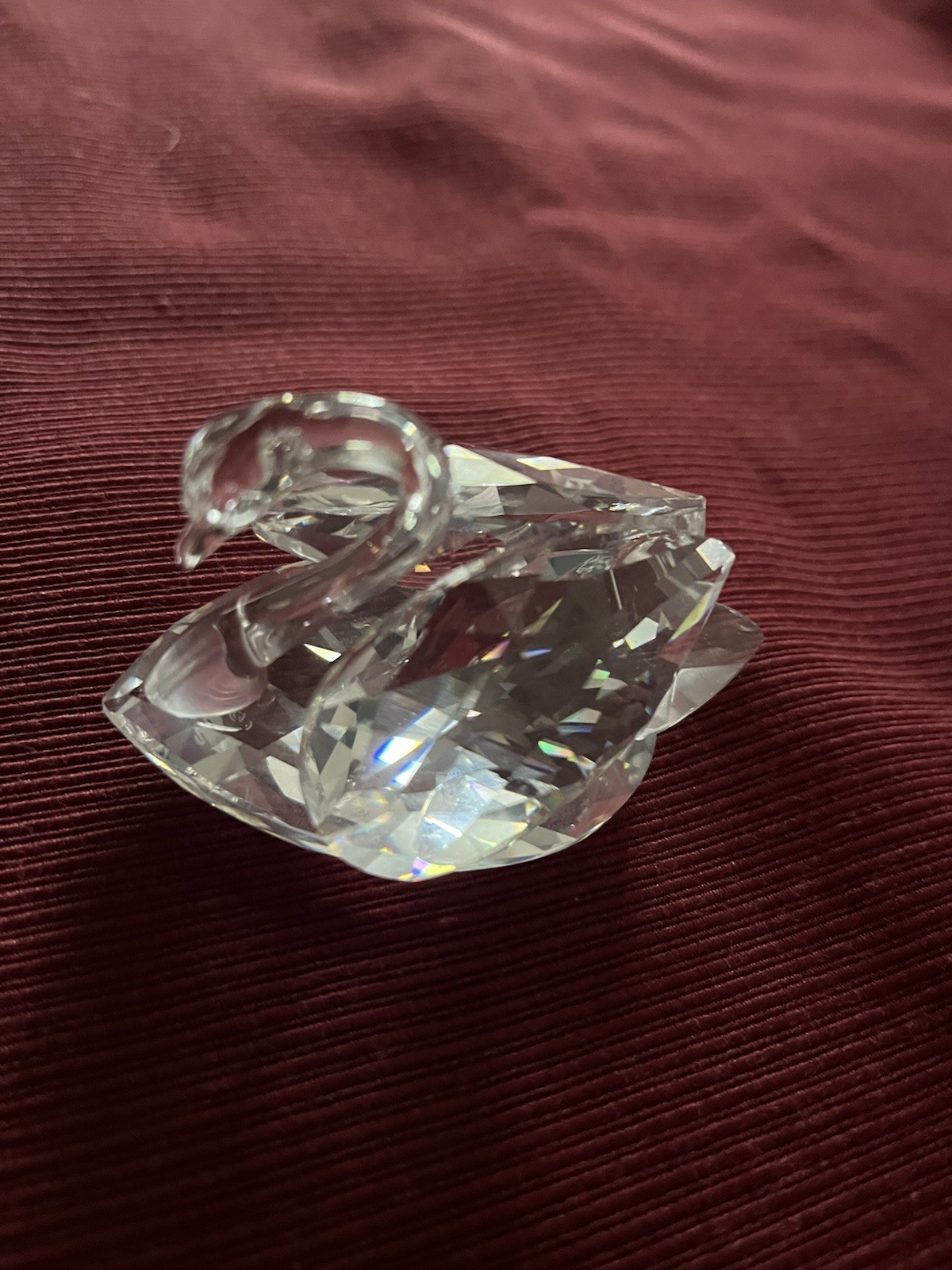 Swarovski Crystal “Beauties of the Lake” Swan Figurine/ 2 1/4″ x 1 1/2″ / Signed