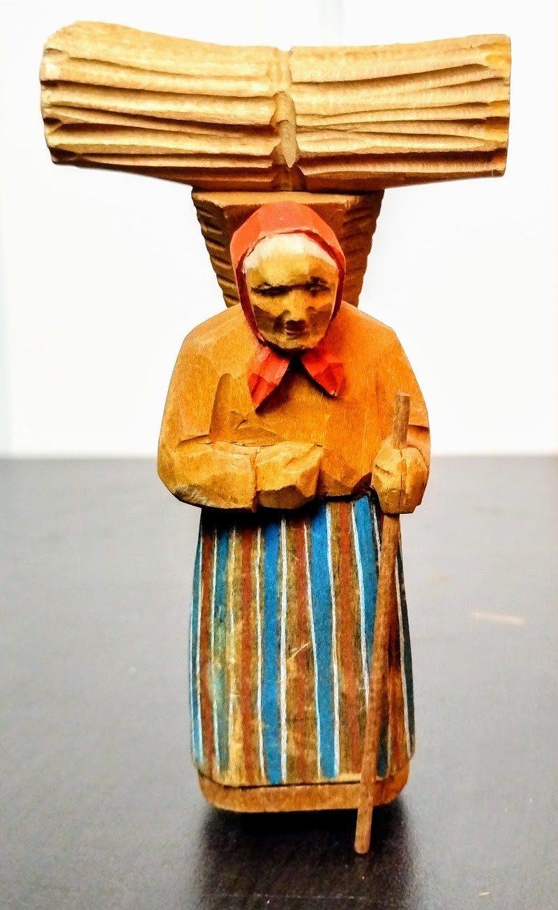 Vintage Huggler-Wyss Style Wood Carving 4.25″ Old Woman Carrying Wood Bundle