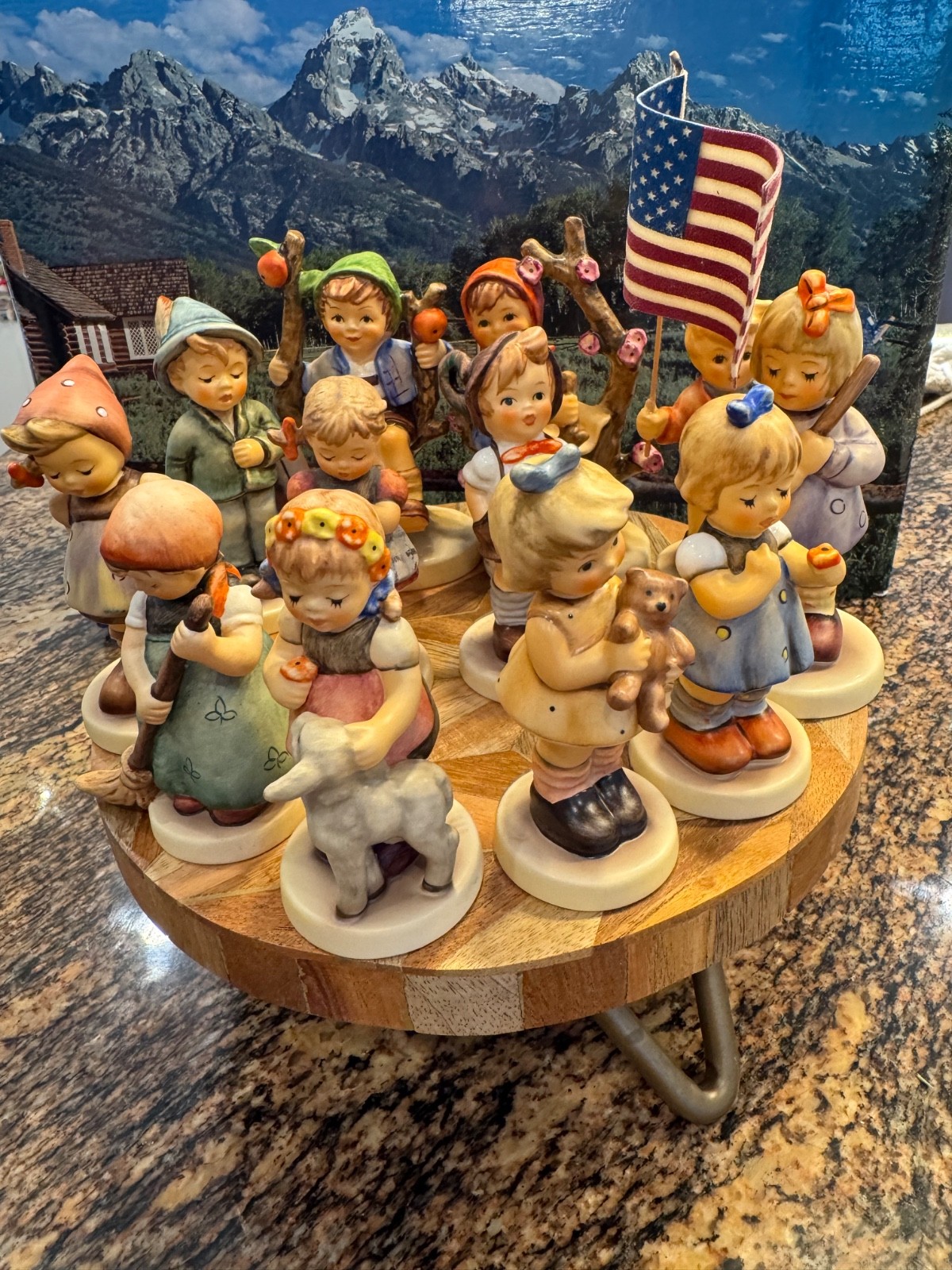UNIQUE Wooden display stand BRAND NEW!!!MADE IN INDIA & 12 Goebel Hummels